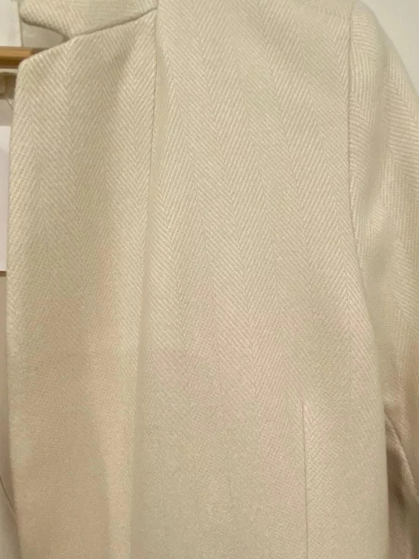 Пальто и плащи H&M модель 1012551wer_Молочный Фото