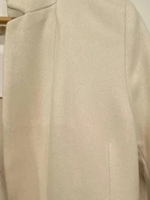 Пальто и плащи H&M модель 1012551wer_Молочный Фото