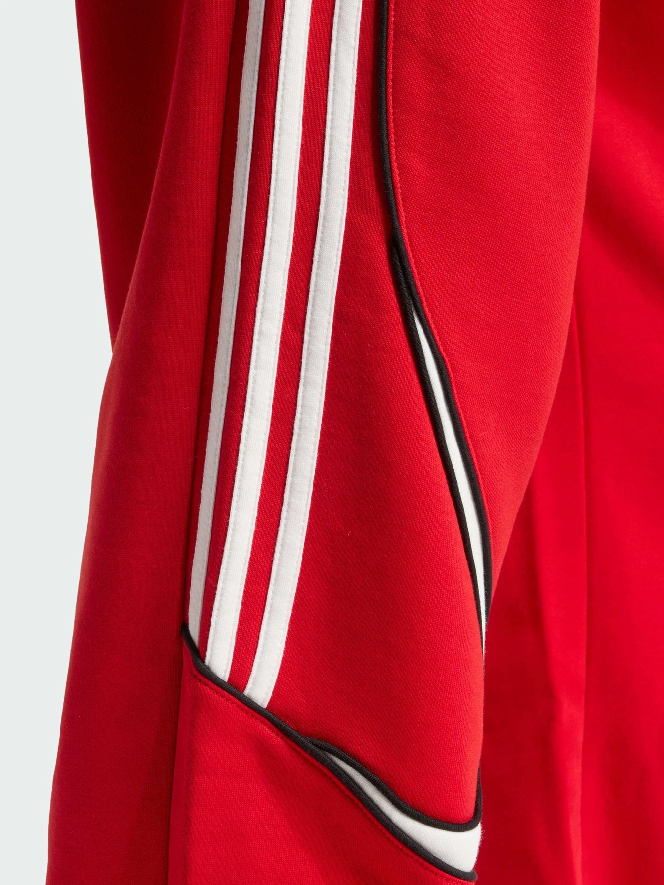 Брюки Adidas модель KG2677 Брюки Adidas модель KG2677 Фото