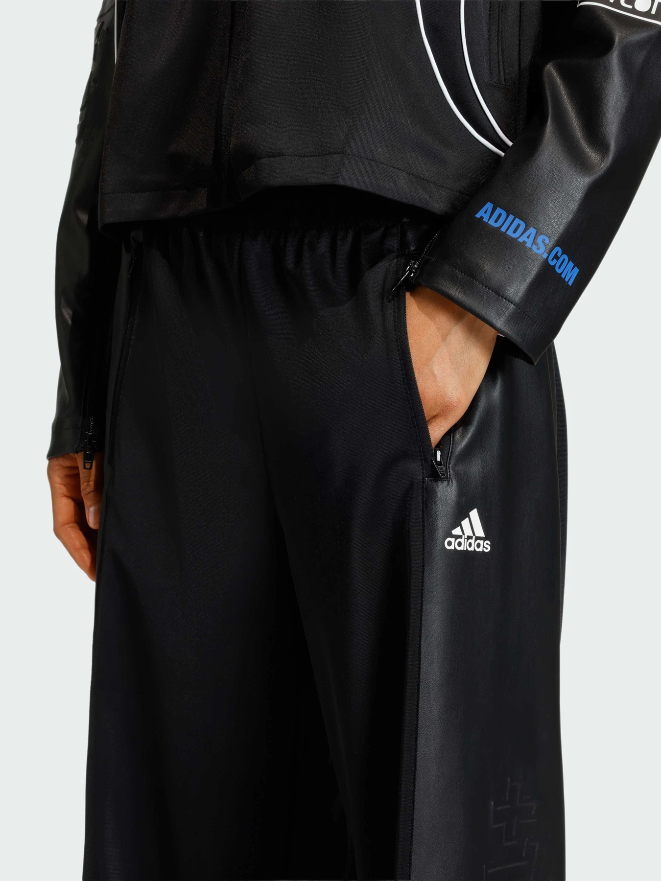 Брюки Adidas модель KH1986 Брюки Adidas модель KH1986 Фото