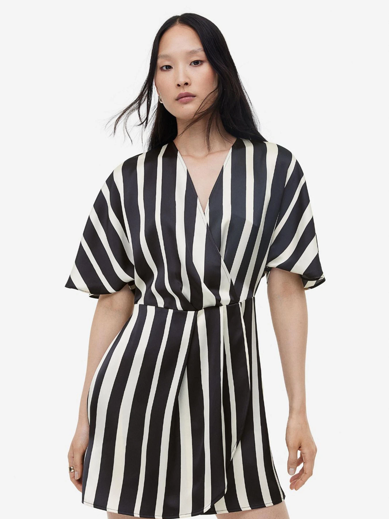 Платья H&M модель 1165281wer_Черно-белый Фото