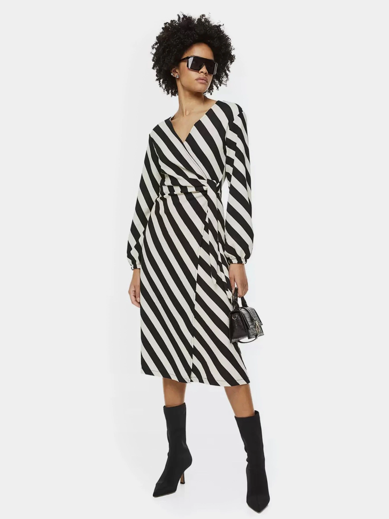 Сукні H&M модель 1155349wer_Черно-белый Фото