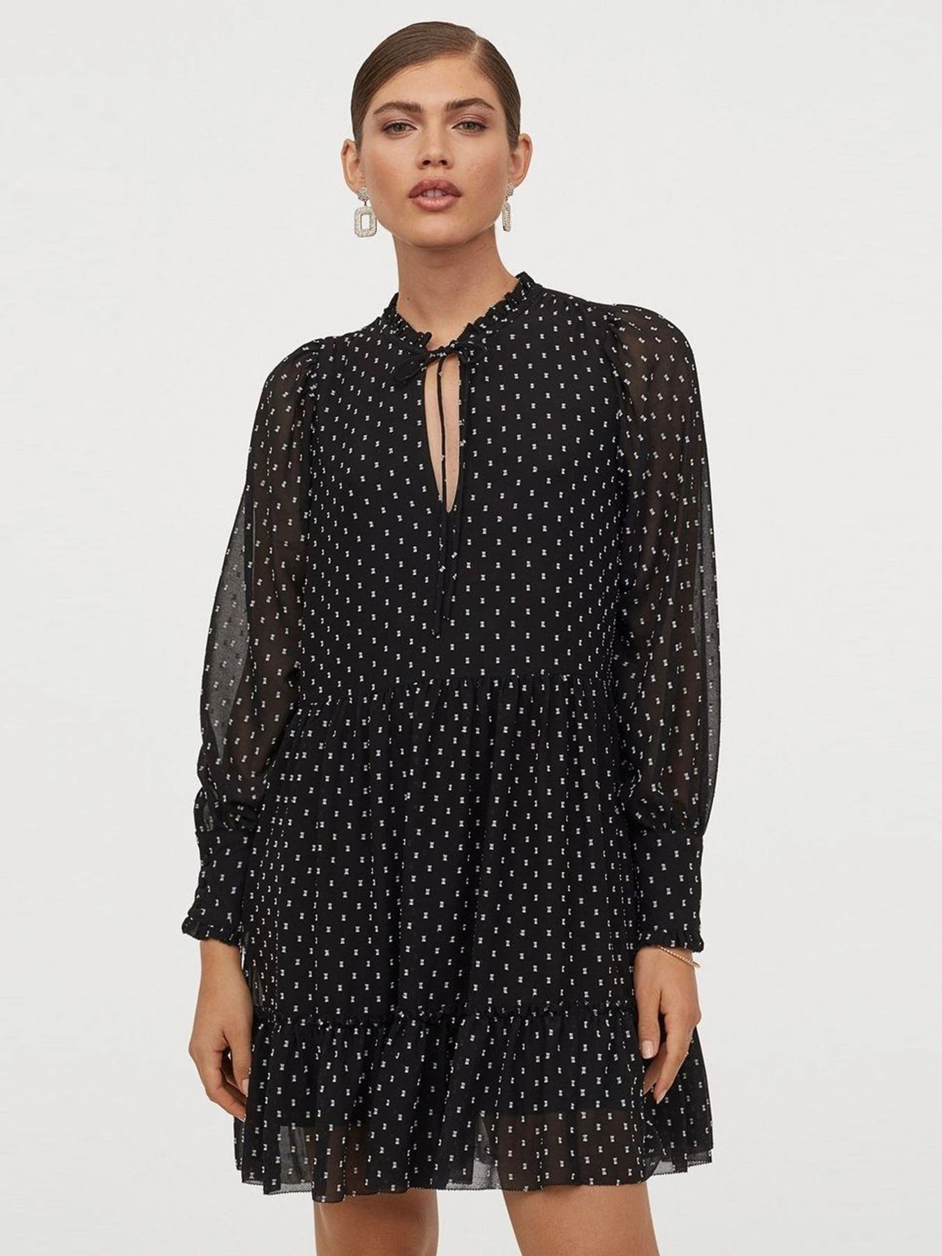 Платья H&M модель 8251951wer_Черный Фото
