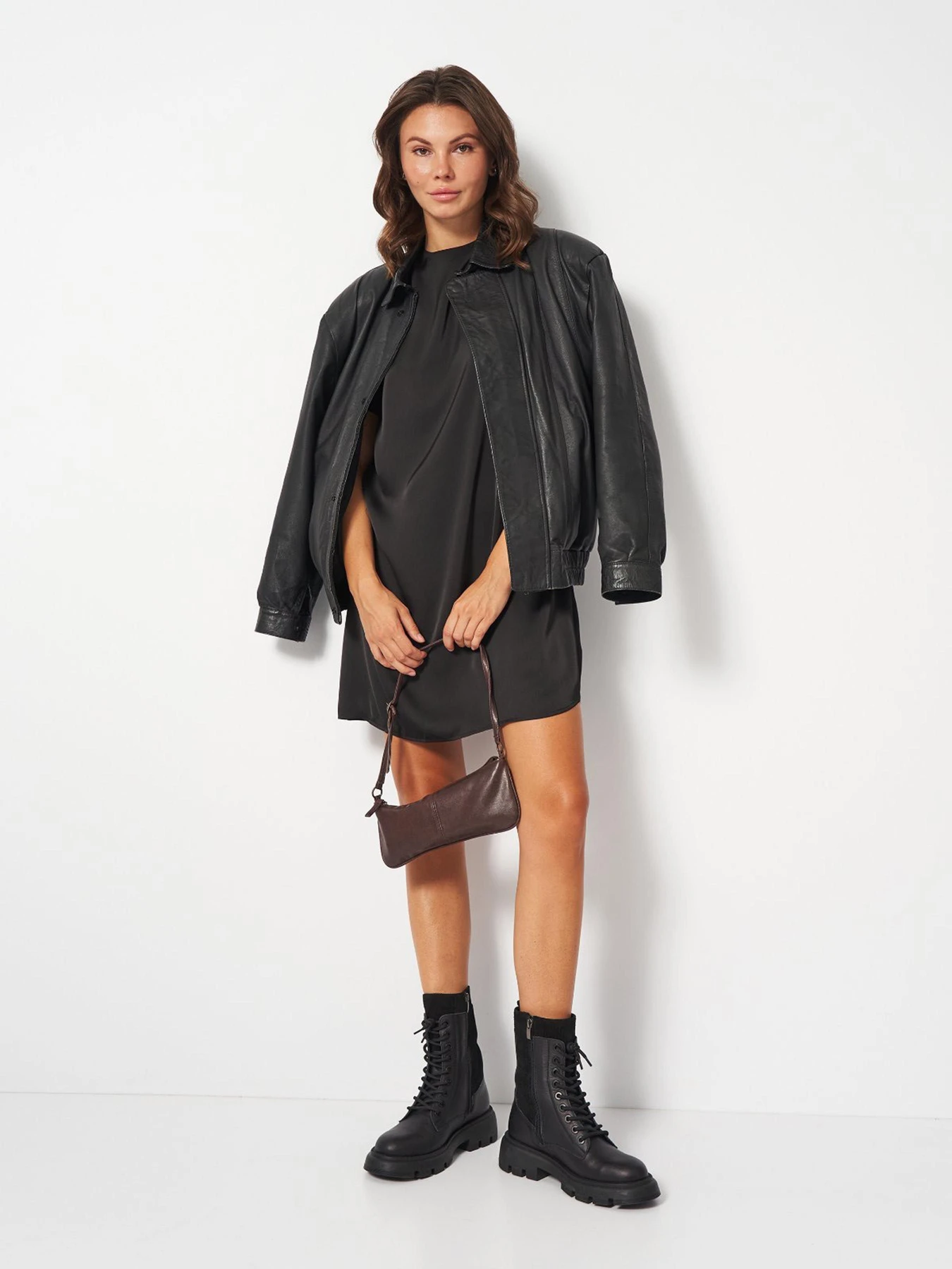 Платья H&M модель 5624999wer_Черный Фото