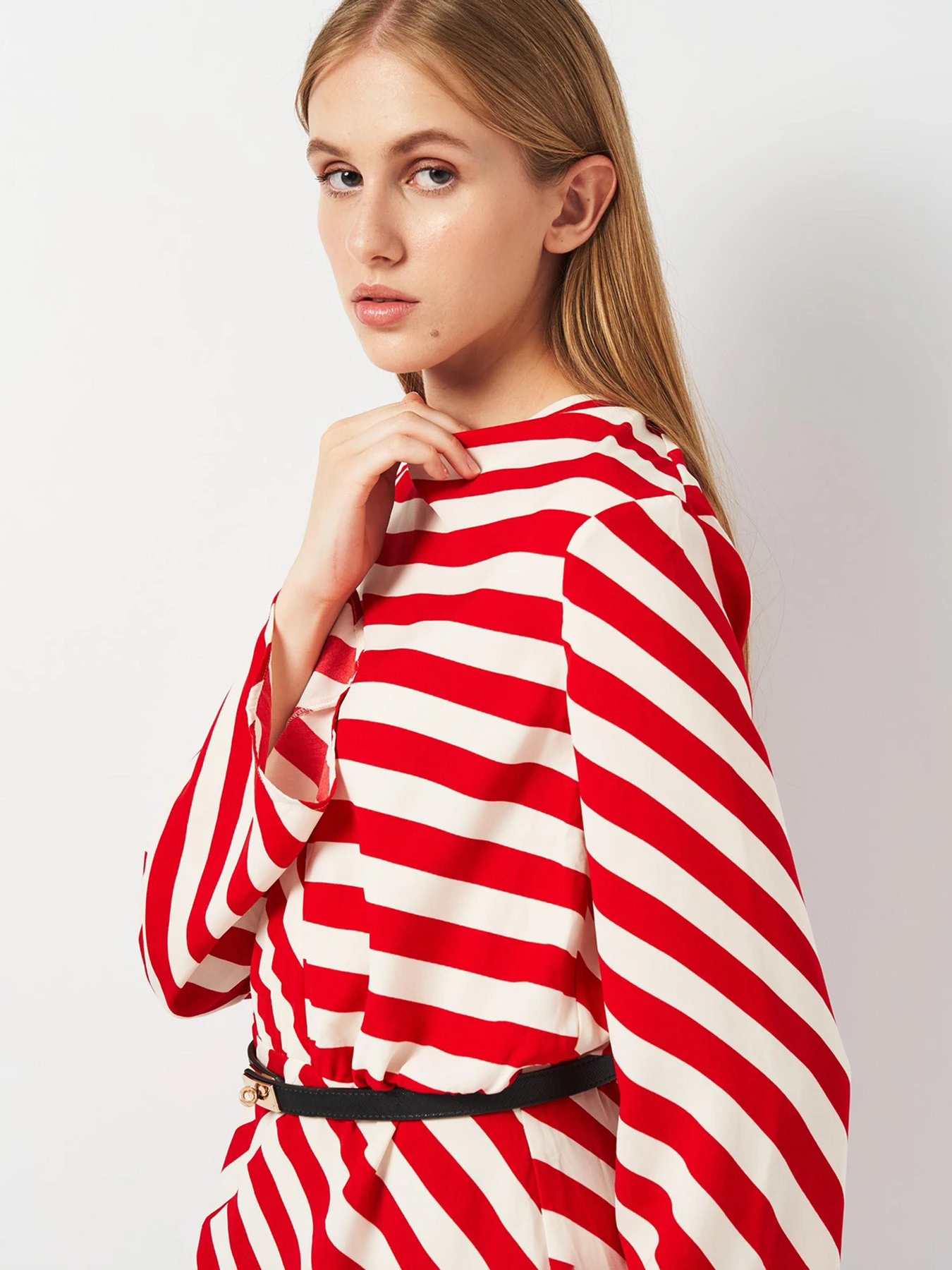 Платья H&M модель 5551101ral_Красно-белый Фото