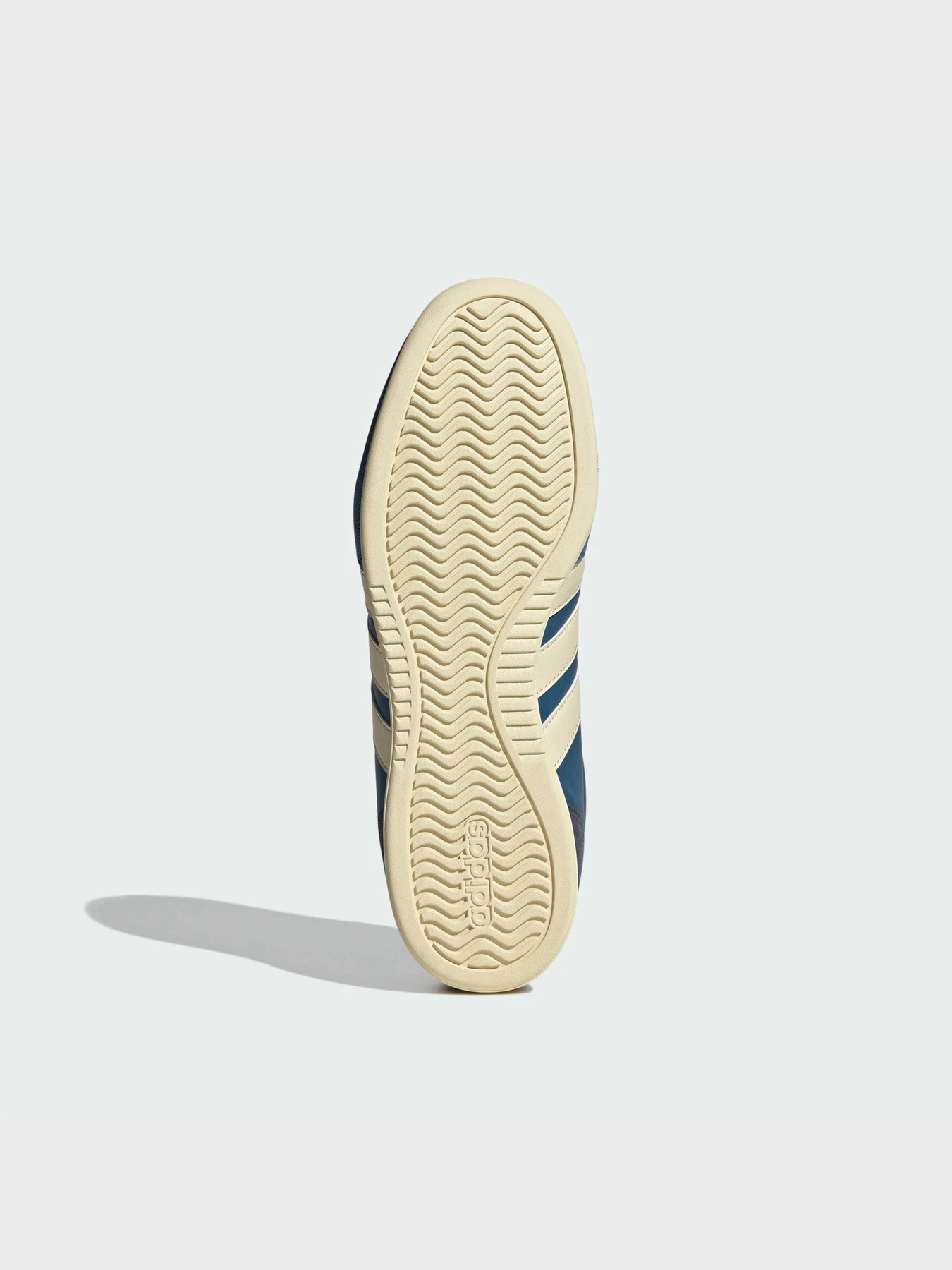 Кроссовки Adidas модель HQ7378 Кроссовки Adidas модель HQ7378 Фото