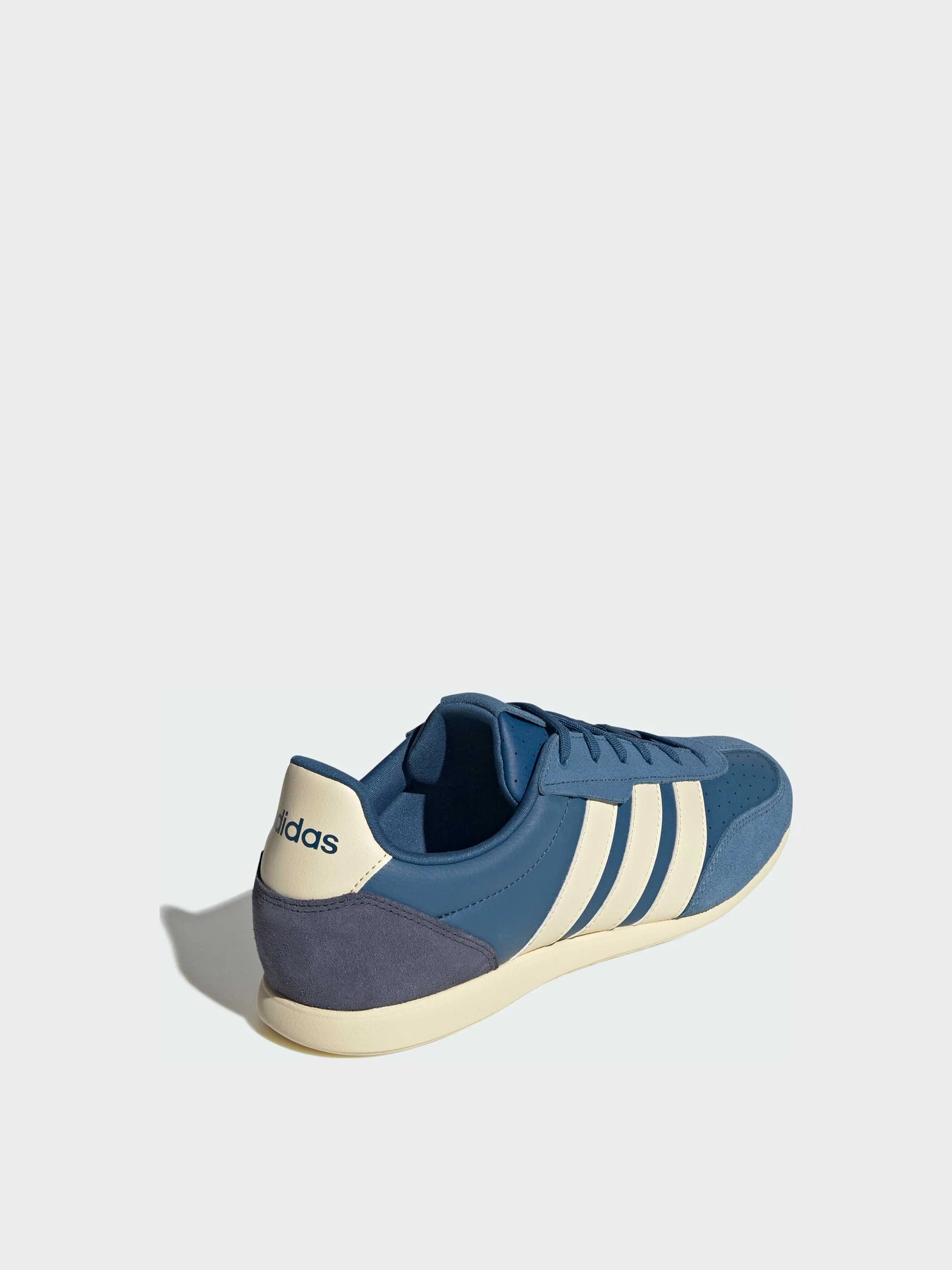 Кроссовки Adidas модель HQ7378 Кроссовки Adidas модель HQ7378 Фото