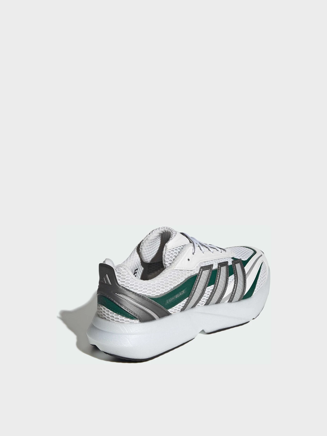 Кроссовки Adidas модель JQ7182 Кроссовки Adidas модель JQ7182 Фото