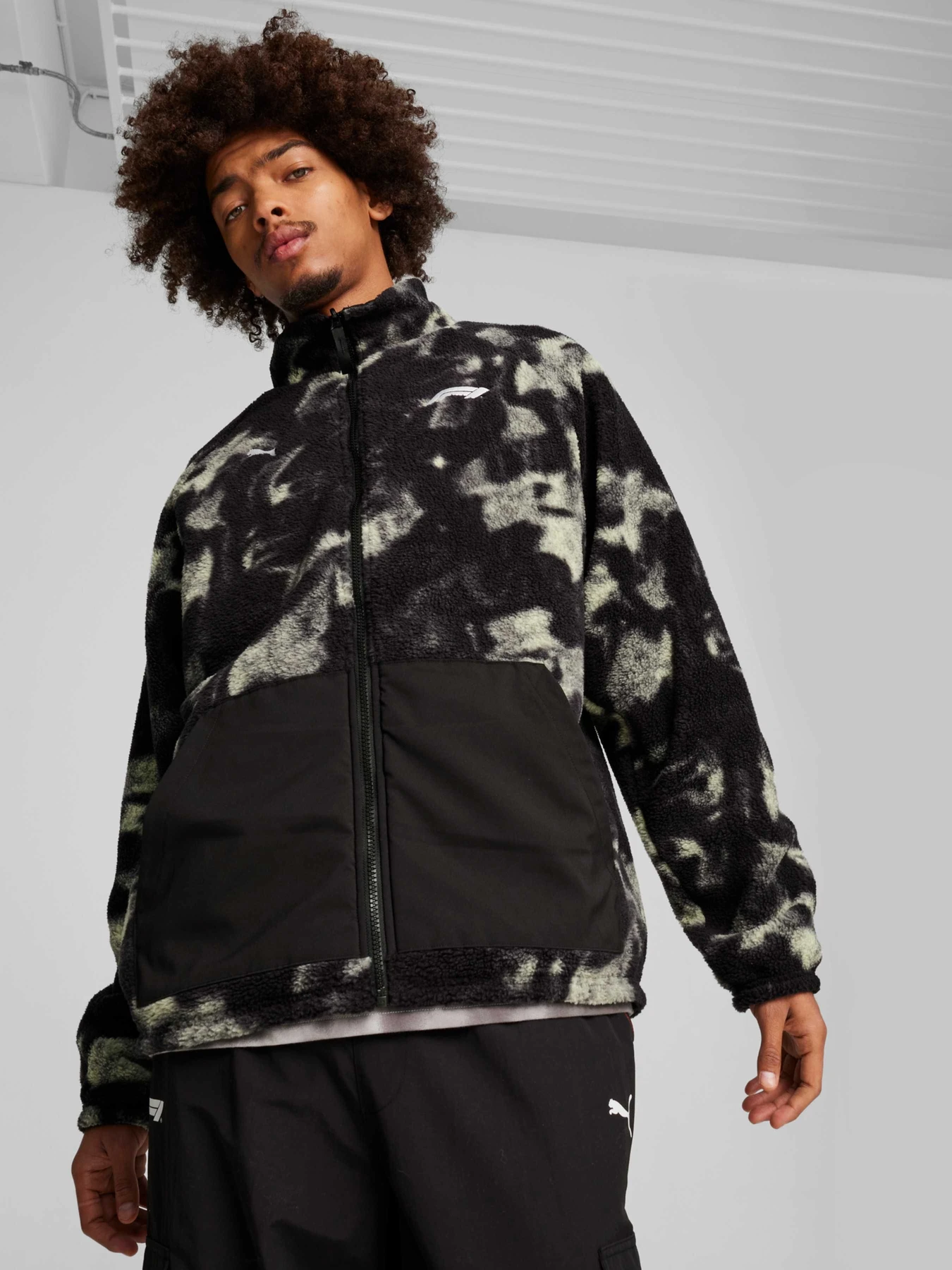 Куртки и дубленки PUMA F1 Statement Puffer Jacket модель 626954 Куртки и дубленки PUMA F1 Statement Puffer Jacket модель 626954 Фото