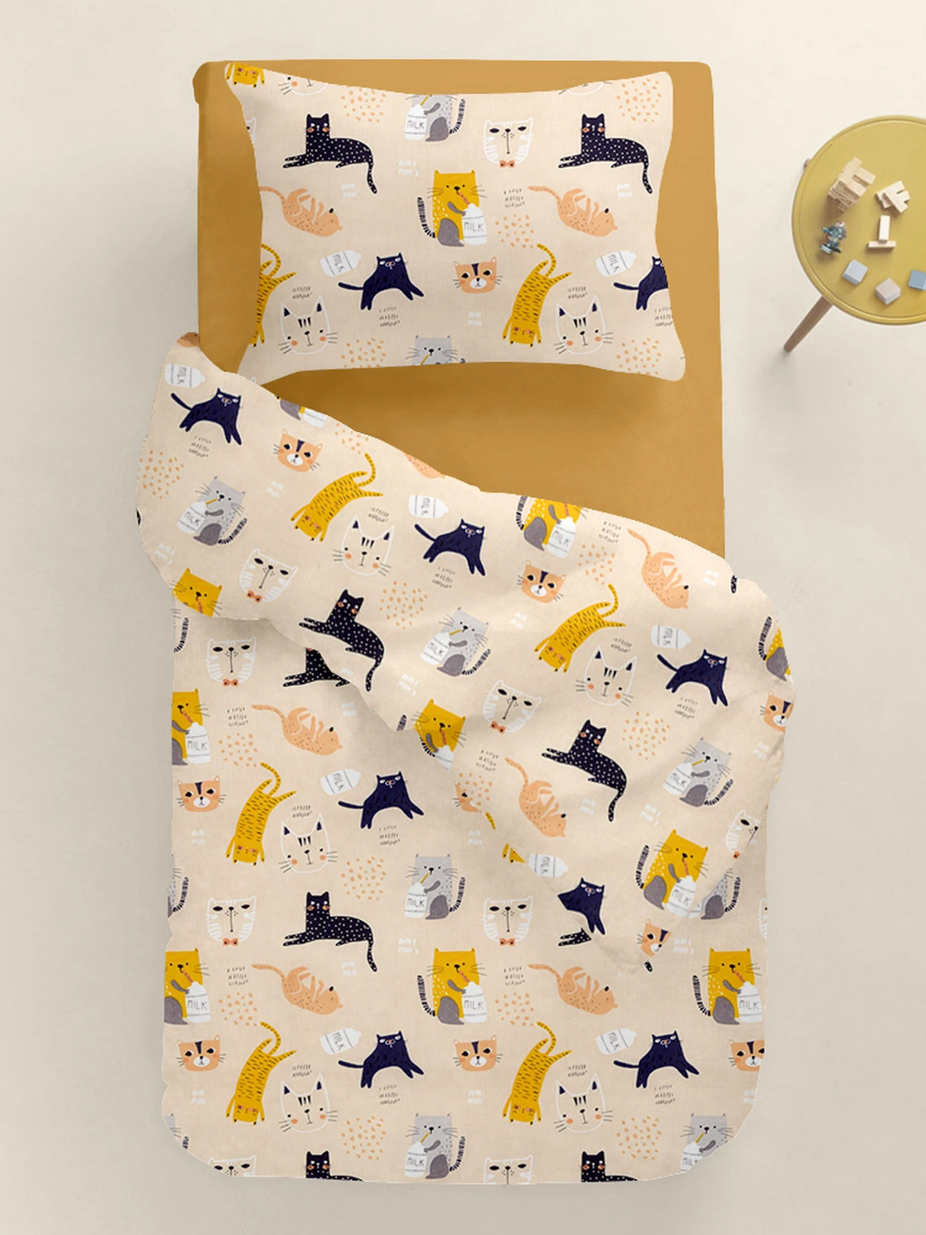 Дитяча постільна білизна в ліжечко CATS Cosas модель CatsMilkRose_El80-16Mustard_140 Дитяча постільна білизна в ліжечко CATS Cosas модель CatsMilkRose_El80-16Mustard_140 Фото