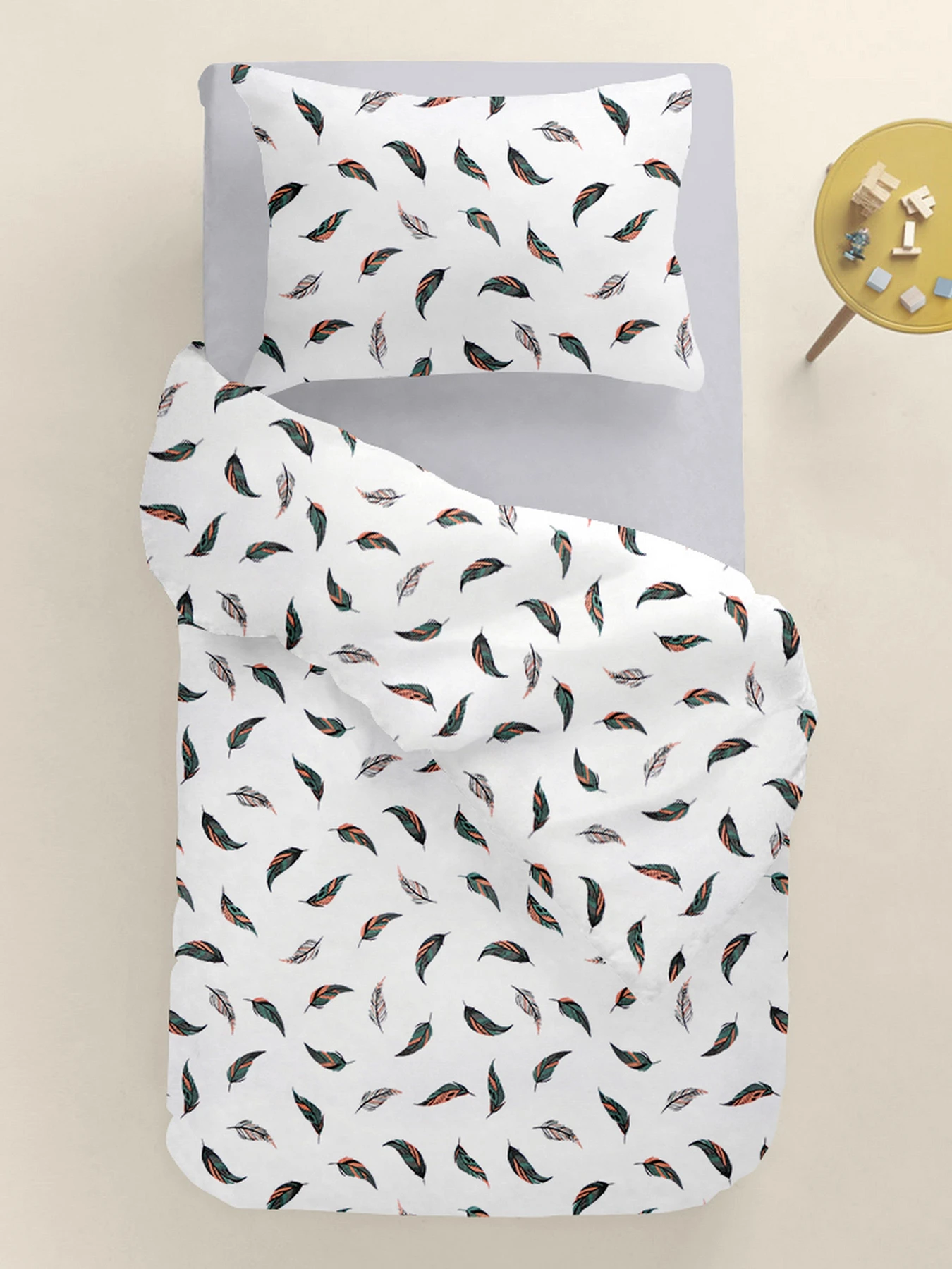 Дитяча постільна білизна в ліжечко FEATHER Cosas модель FeatherRedGrey_Grey52_140 Фото