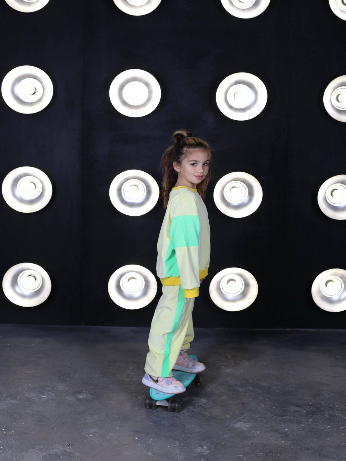 Костюми ISSA Plus модель CD-467_yellowlightgreen Фото
