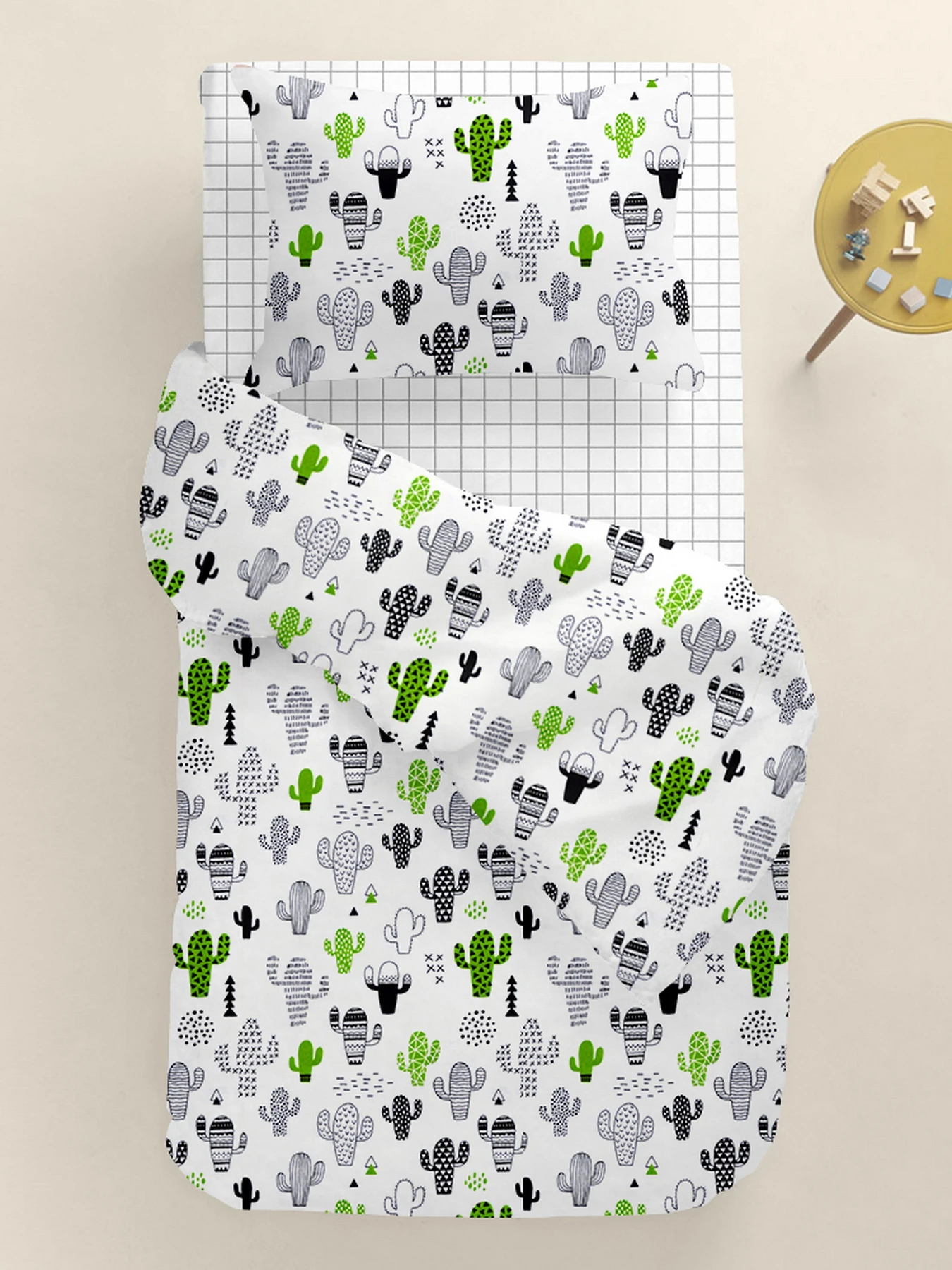 Детское постельное белье в кроватку CACTUS Cosas модель CactusGrayGreen_CellGreyWhite_140 Детское постельное белье в кроватку CACTUS Cosas модель CactusGrayGreen_CellGreyWhite_140 Фото