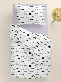 Детское постельное белье в кроватку MUSTACHE Cosas модель ChaplinFashion_45Pearl_140 Фото