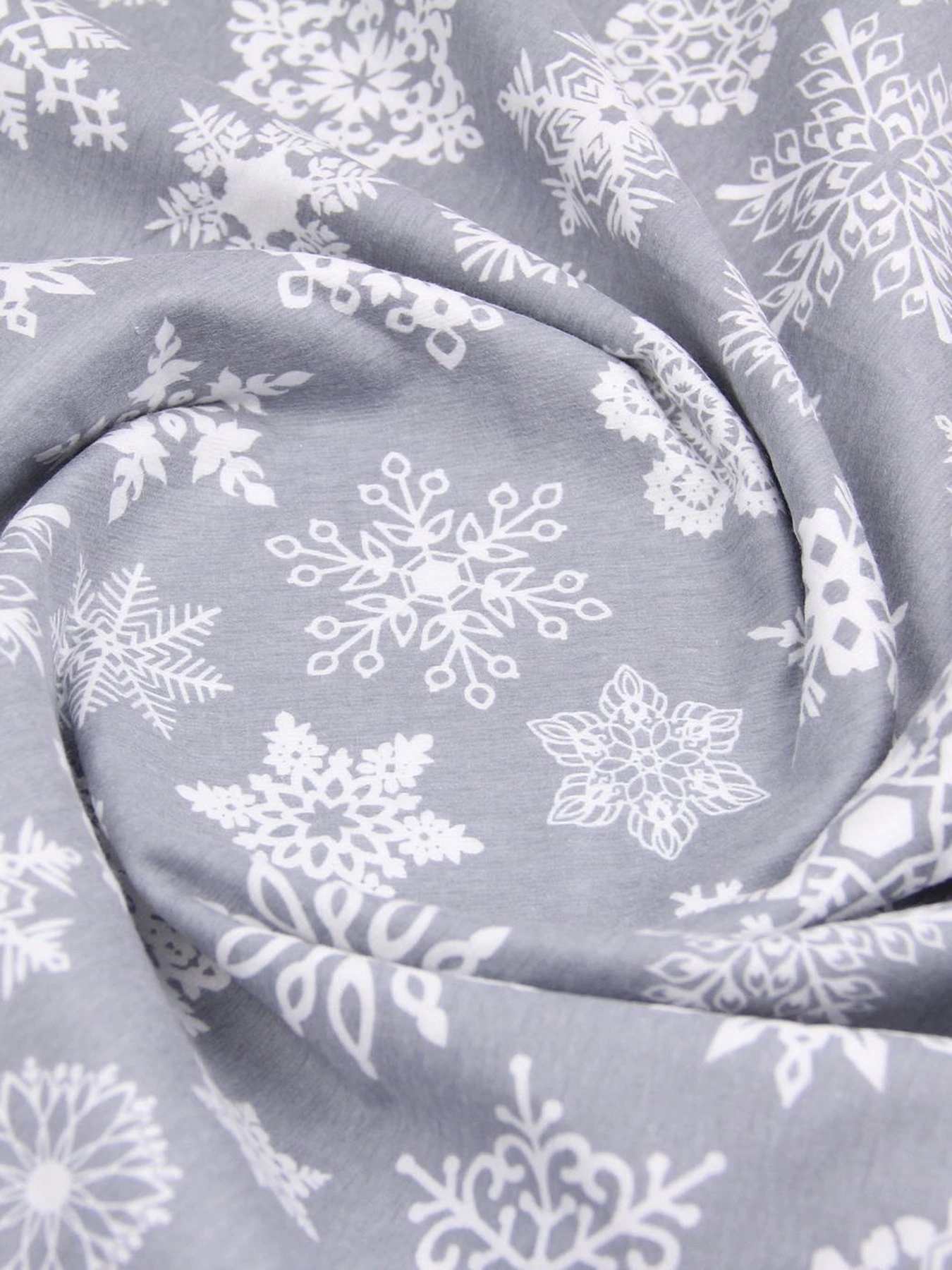 Дитяча постільна білизна в ліжечко SNOWFLAKES Cosas модель SnowflakesWhiteGrey_White_140 Фото