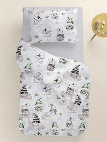 Детское постельное белье в кроватку NEW YEAR GNOMES Cosas модель GnomesGreenGrayGray_52Grey_140 Фото
