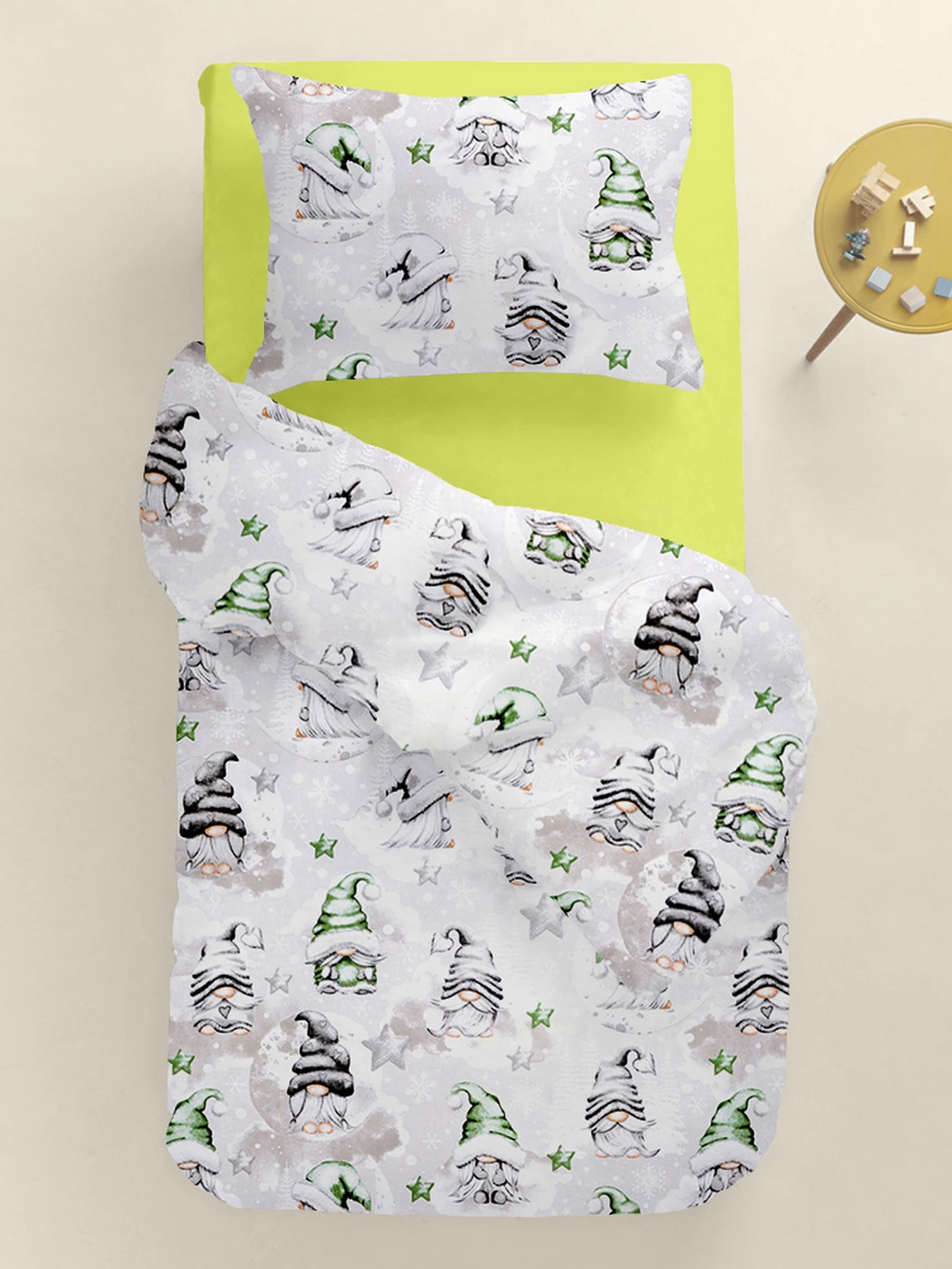 Детское постельное белье в кроватку NEW YEAR GNOMES Cosas модель GnomesGreenGrayGray_70Lime_140 Детское постельное белье в кроватку NEW YEAR GNOMES Cosas модель GnomesGreenGrayGray_70Lime_140 Фото