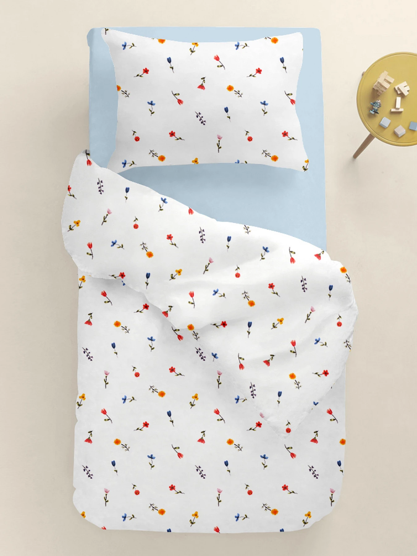 Дитяча постільна білизна фланель в ліжечко WILDFLOWER DREAMS Cosas модель Flannel_FlowersBlueRedOrange_41Skyer_140 Фото
