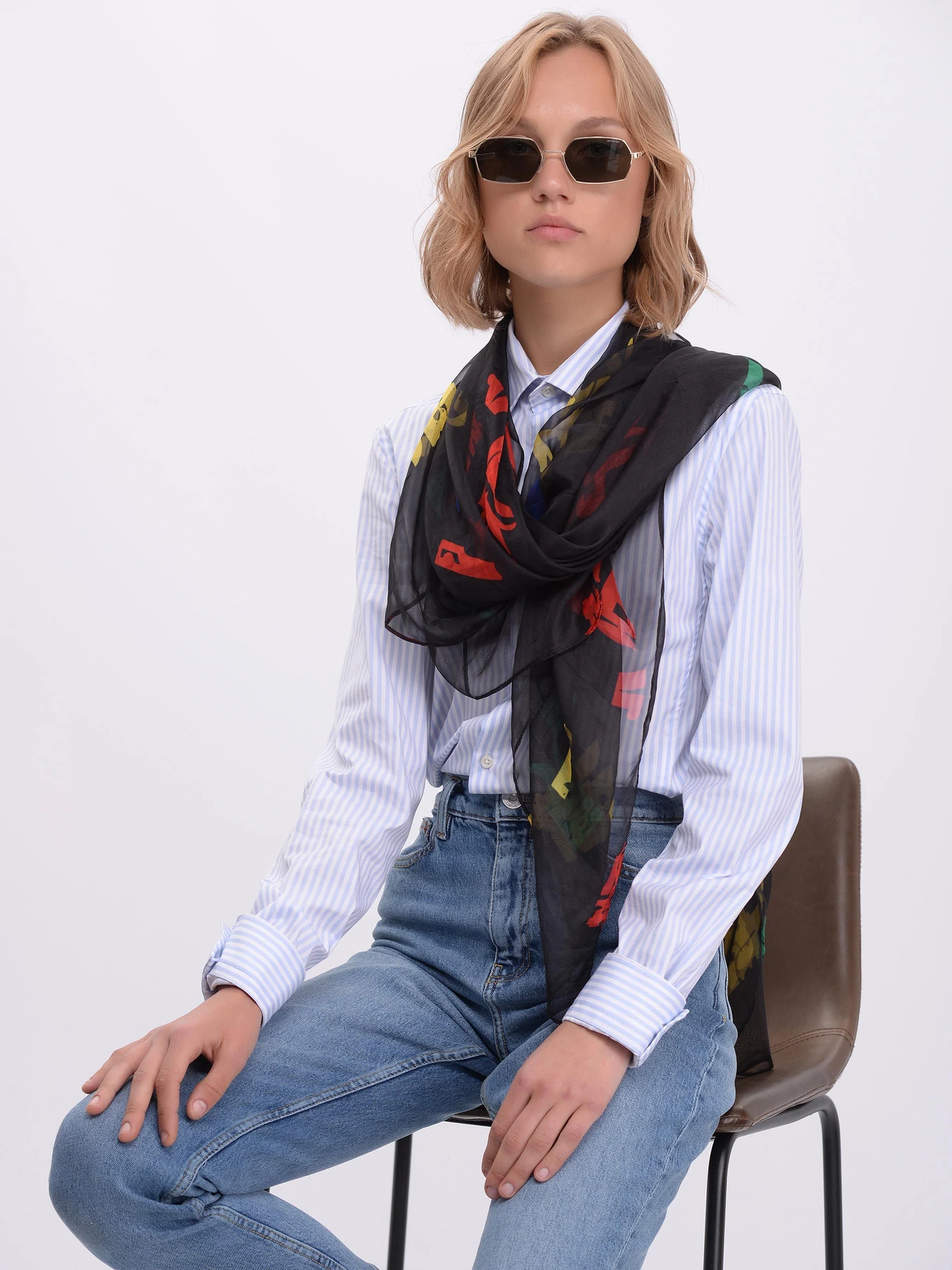 Шарфы и платки H&M модель 6384317dm_черный с узором Фото