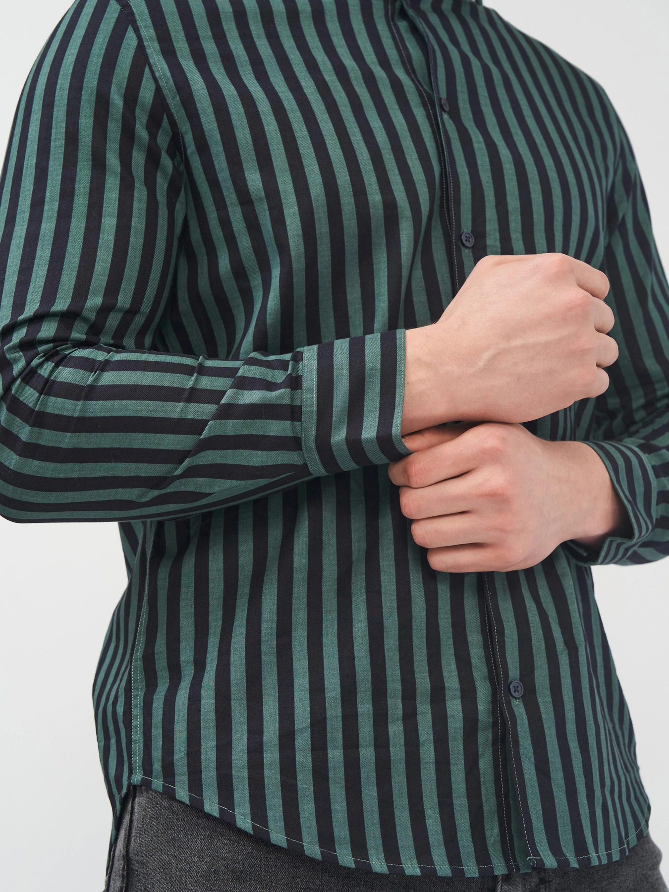 Рубашки H&M модель 6953220abr_черно-зеленый Фото