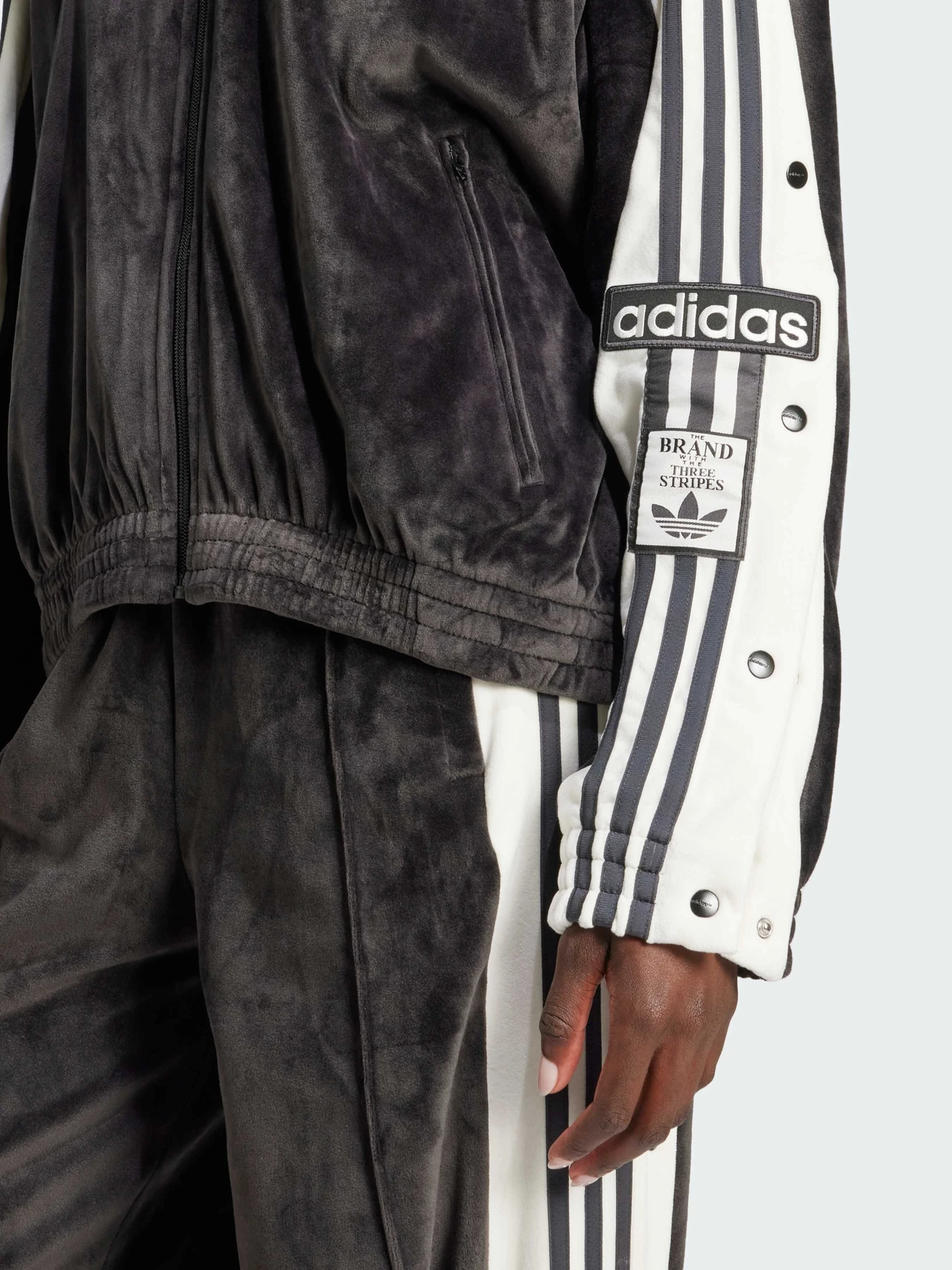 Худі та світшоти Adidas модель IW5581 Худі та світшоти Adidas модель IW5581 Фото