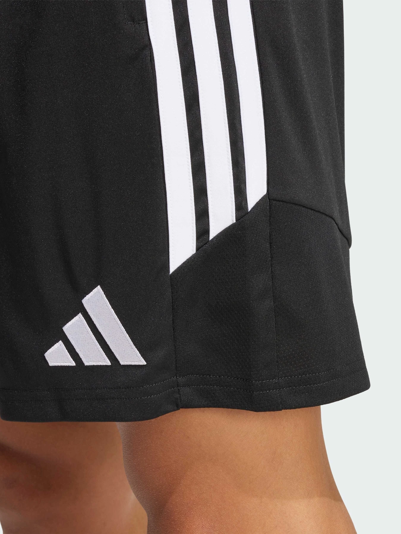 Шорты Adidas Tiro модель JY9719 Шорты Adidas Tiro модель JY9719 Фото