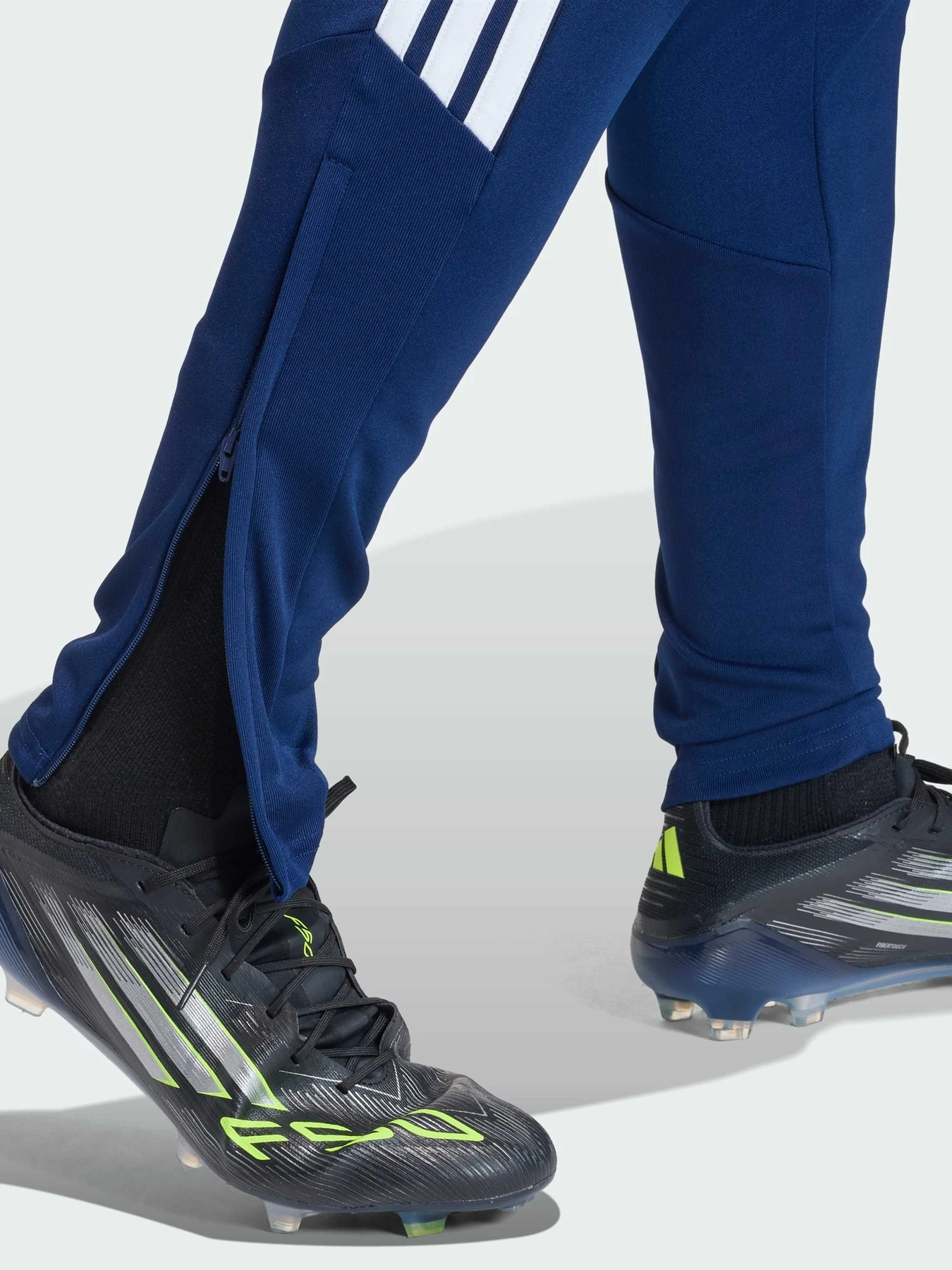 Штани Adidas Tiro модель JY7229 Штани Adidas Tiro модель JY7229 Фото