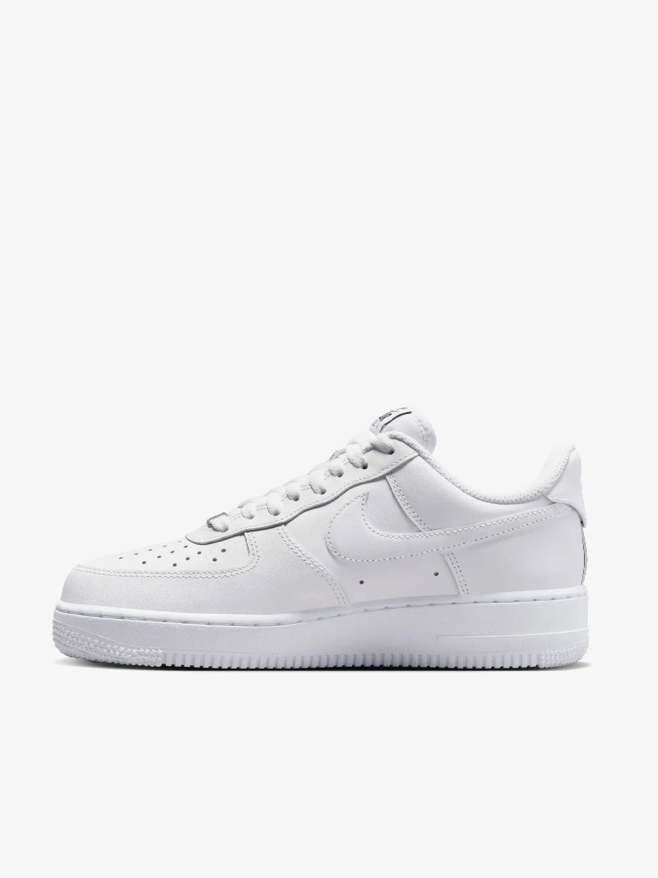 Кросівки NIKE модель DX5883.100 Кросівки NIKE модель DX5883.100 Фото