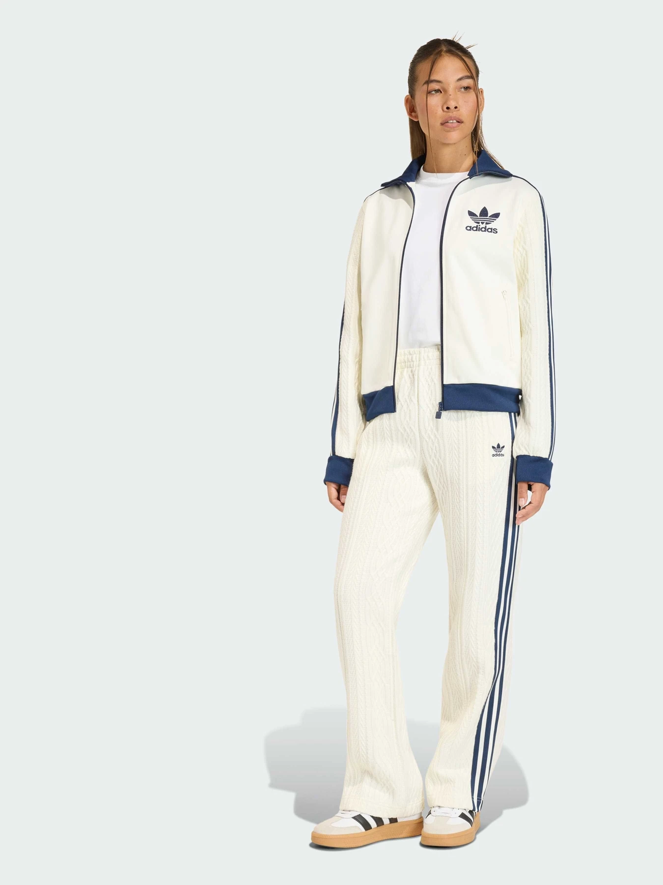 Худи и свитшоты Adidas модель KS7800 Худи и свитшоты Adidas модель KS7800 Фото