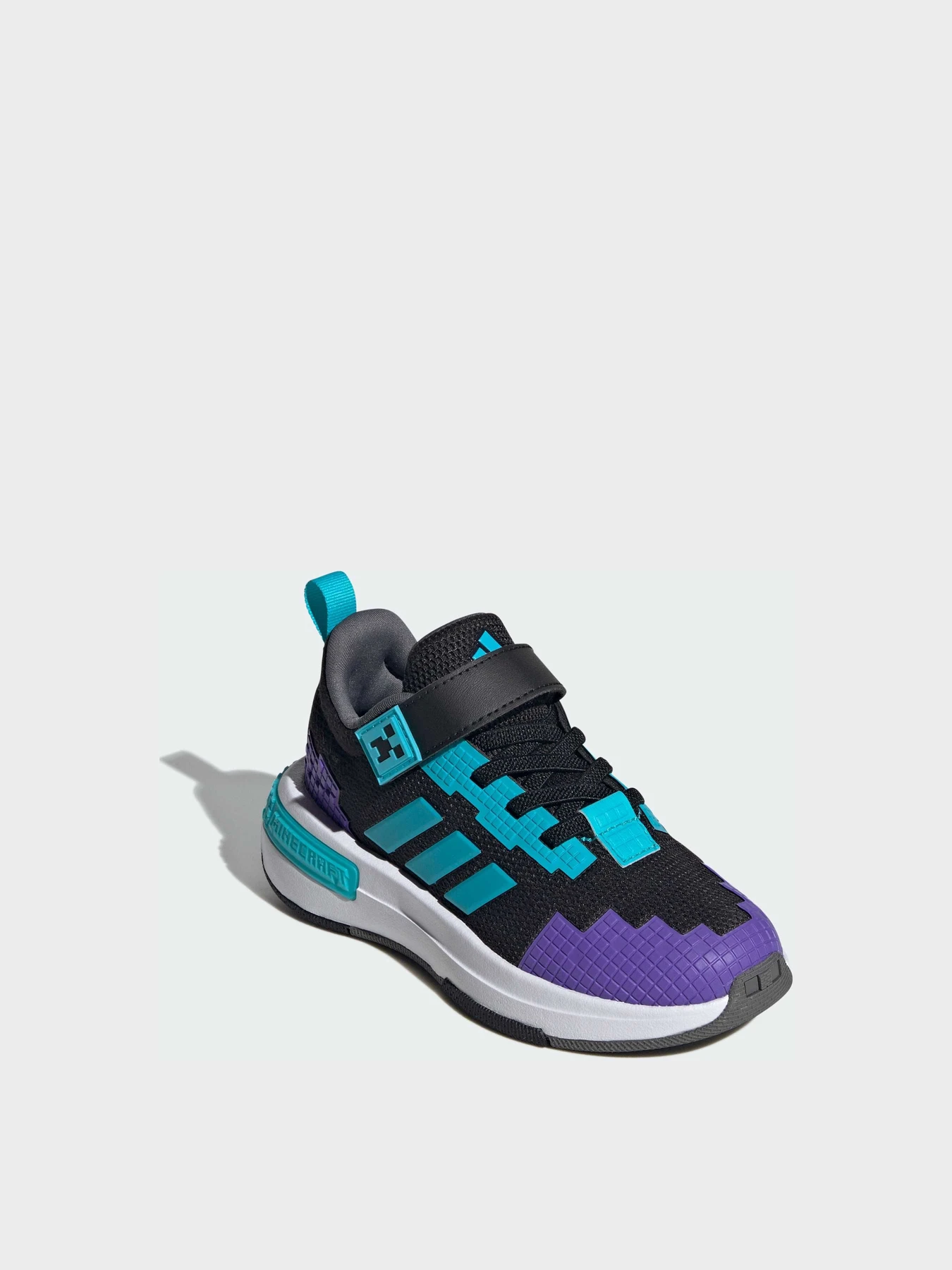 Кроссовки Adidas модель JR1970 Кроссовки Adidas модель JR1970 Фото