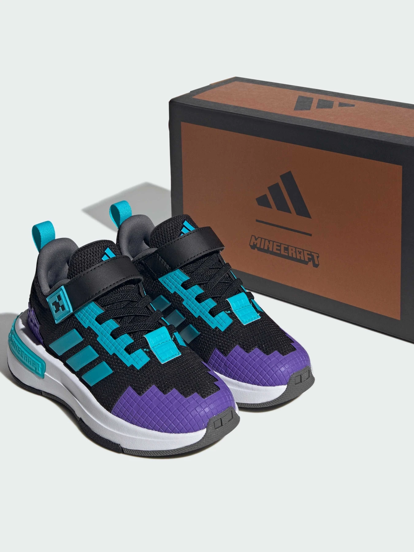 Кроссовки Adidas модель JR1970 Кроссовки Adidas модель JR1970 Фото