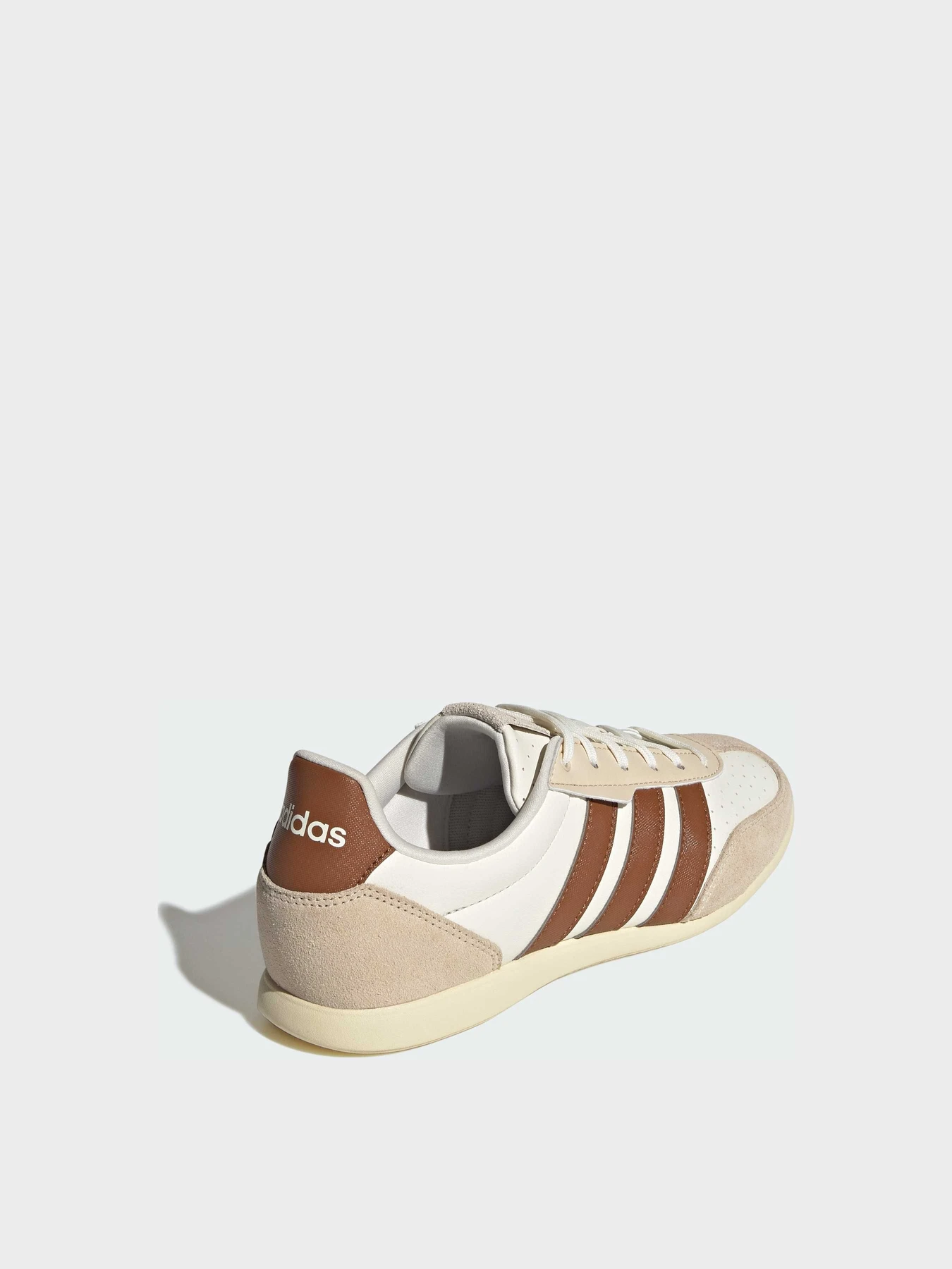 Кроссовки Adidas модель HQ7389 Кроссовки Adidas модель HQ7389 Фото