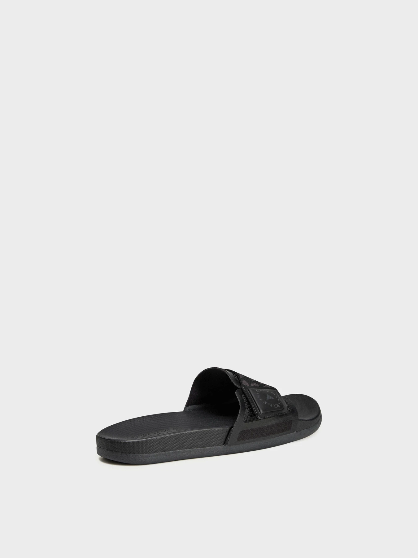 Шлёпанцы Adidas модель JQ9182 Шлёпанцы Adidas модель JQ9182 Фото