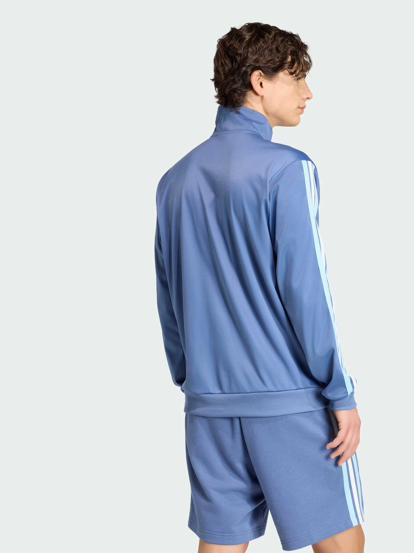 Худи и свитшоты Adidas модель JZ6289 Фото