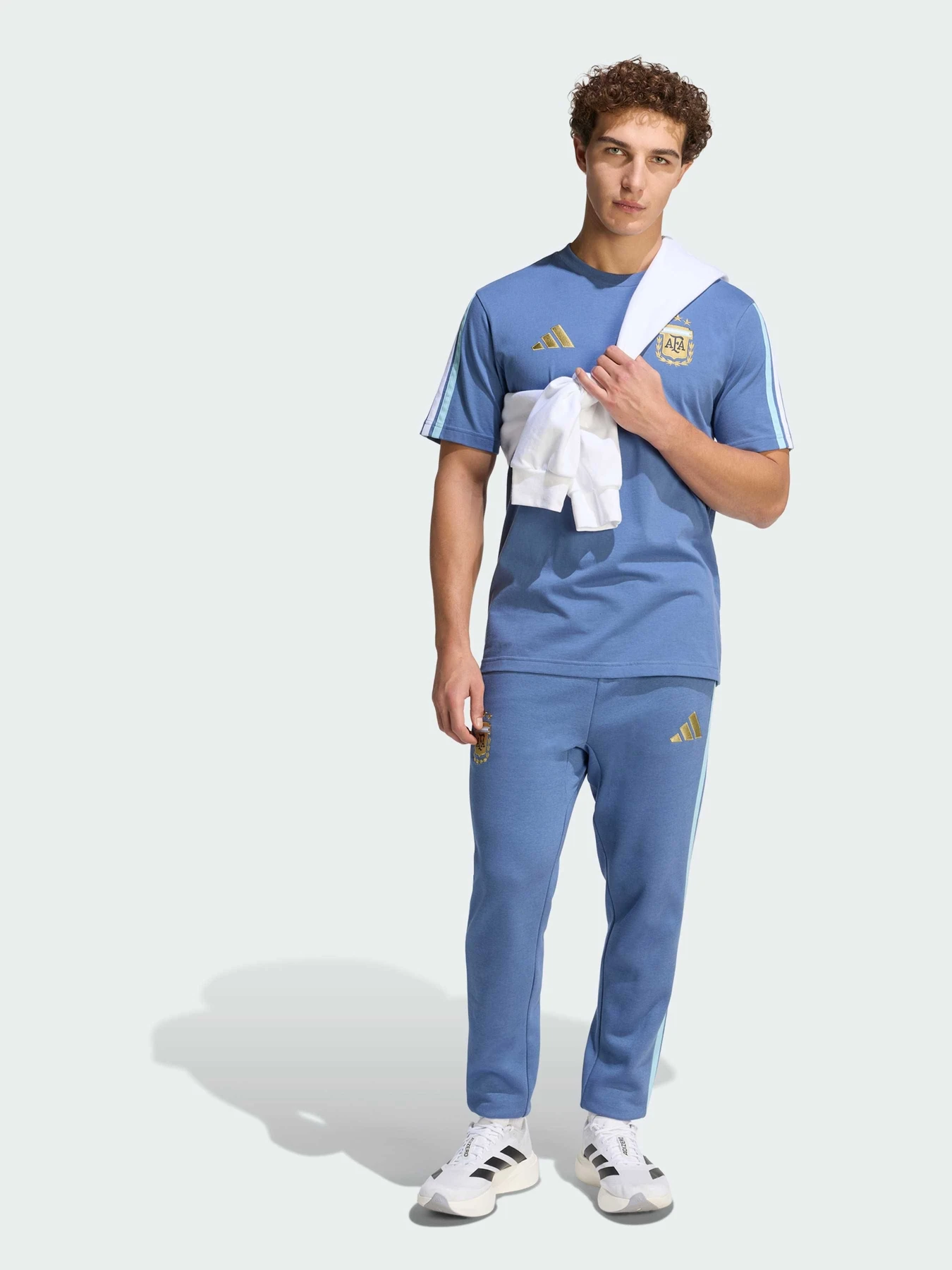 Футболки и поло Adidas модель JZ6296 Футболки и поло Adidas модель JZ6296 Фото