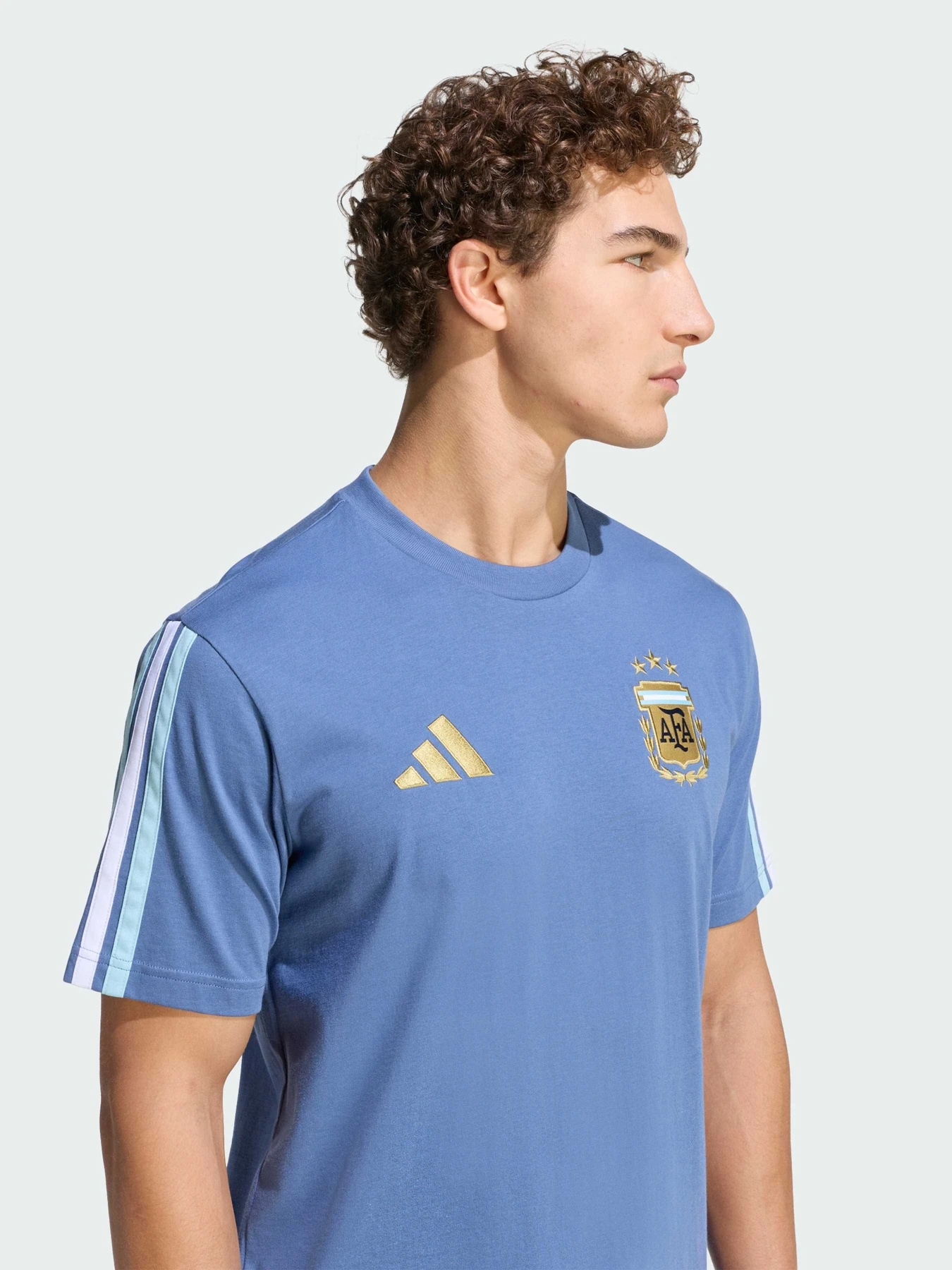 Футболки и поло Adidas модель JZ6296 Футболки и поло Adidas модель JZ6296 Фото