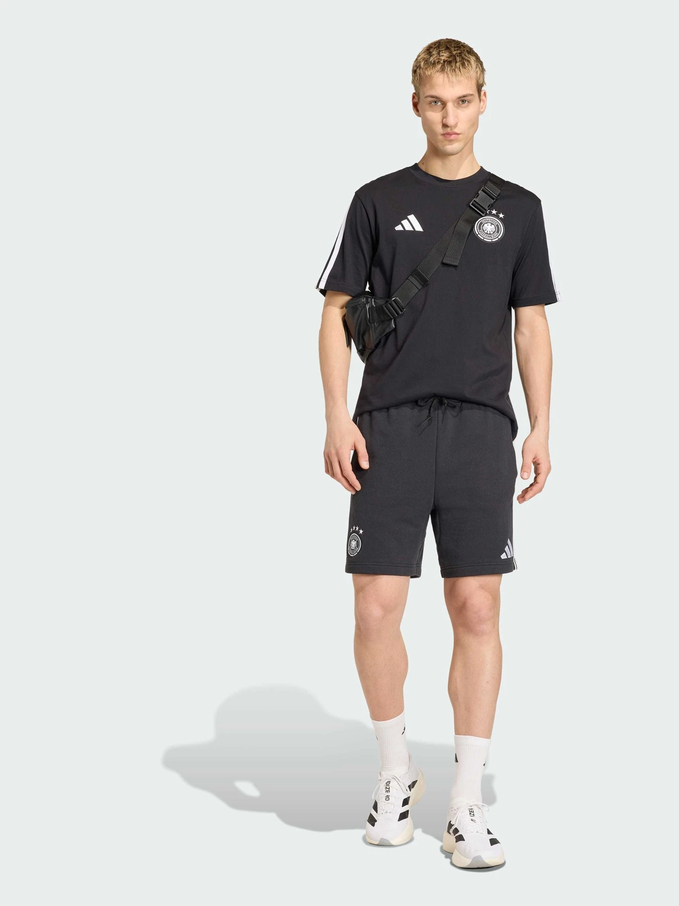 Футболки и поло Adidas модель JZ9352 Футболки и поло Adidas модель JZ9352 Фото