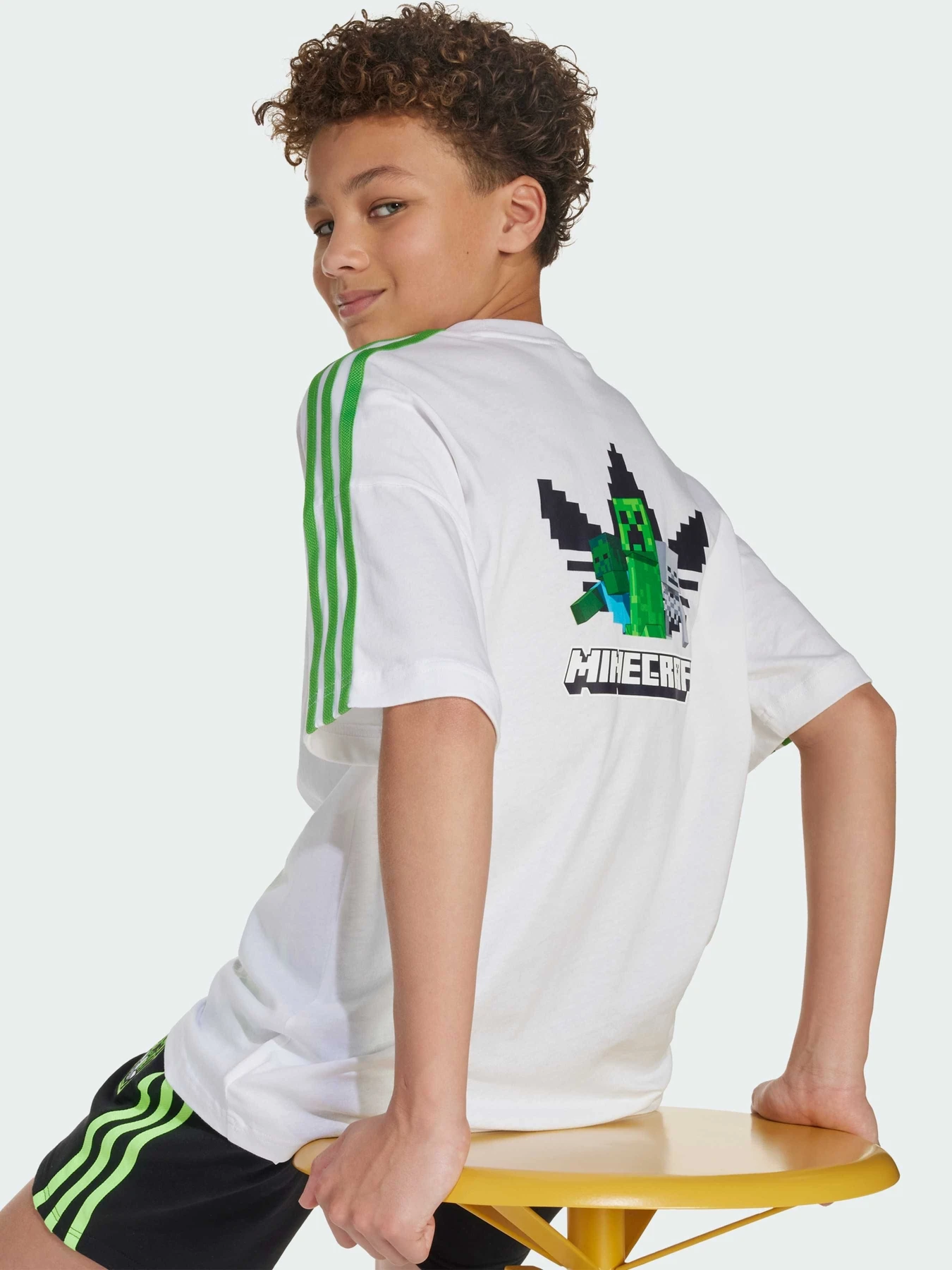Футболки и поло Adidas Graphics модель JW7750 Футболки и поло Adidas Graphics модель JW7750 Фото