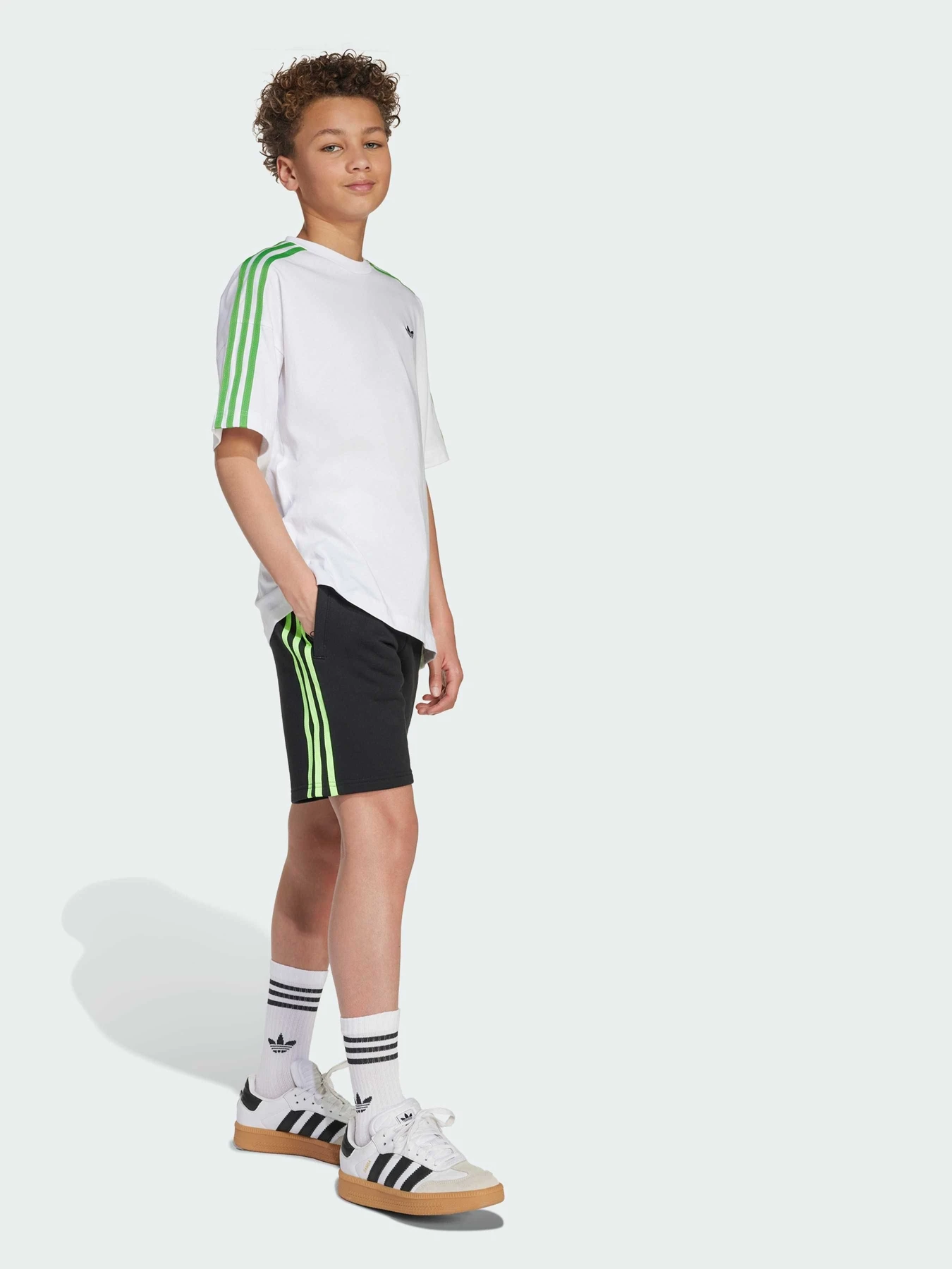 Футболки и поло Adidas Graphics модель JW7750 Футболки и поло Adidas Graphics модель JW7750 Фото