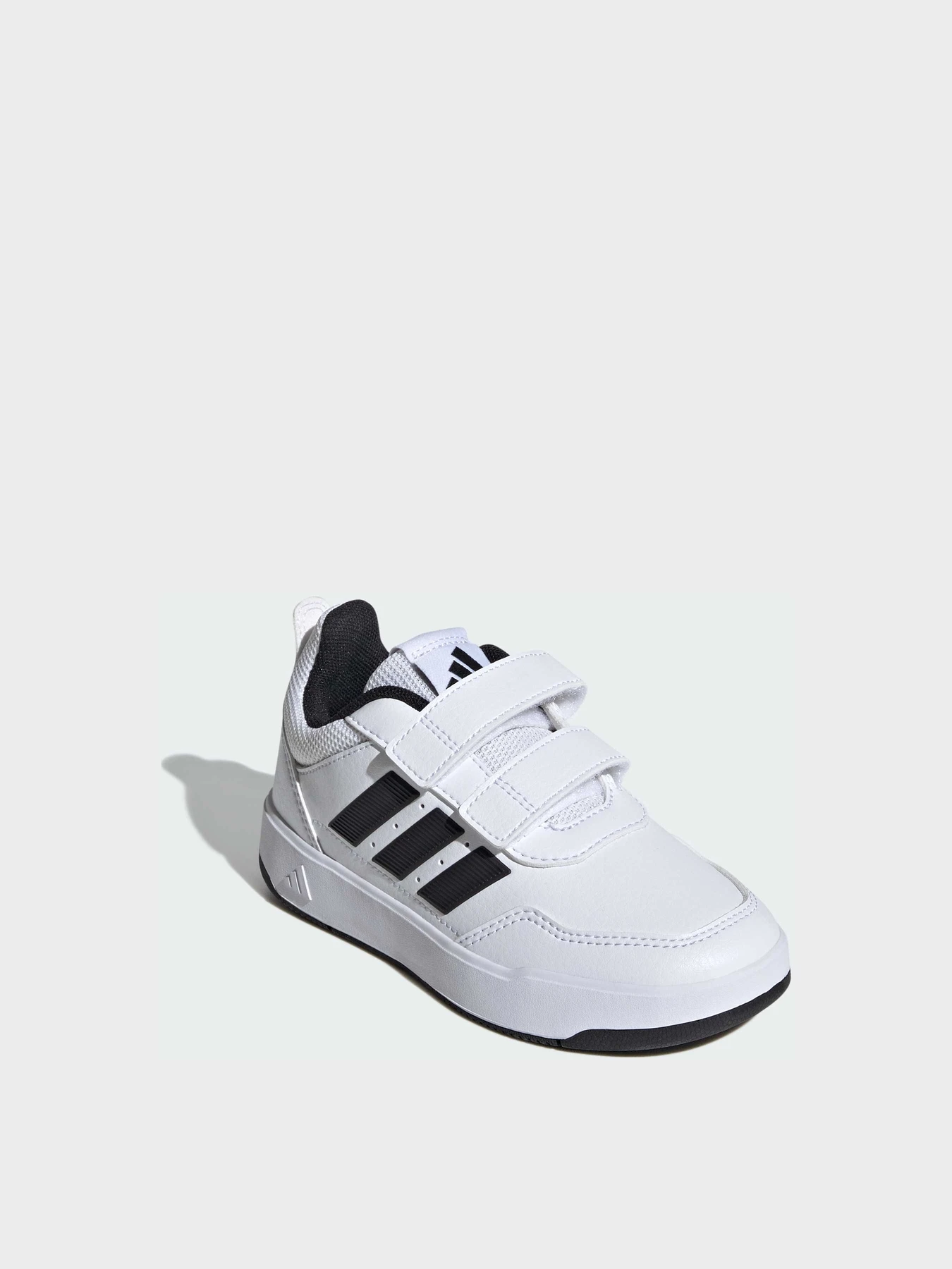 Кроссовки Adidas модель JQ1843 Кроссовки Adidas модель JQ1843 Фото