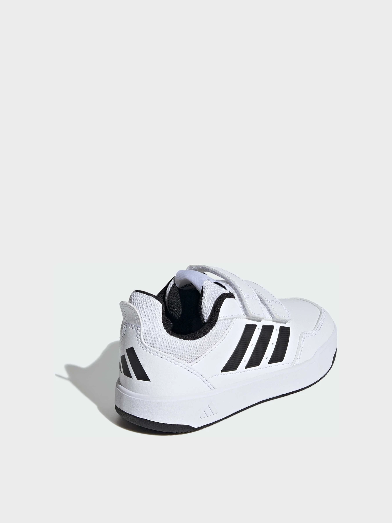 Кроссовки Adidas модель JQ1843 Кроссовки Adidas модель JQ1843 Фото