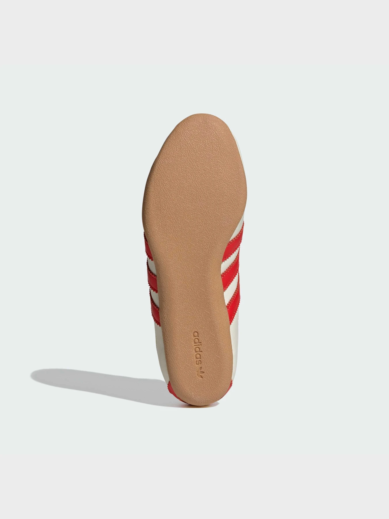 Кроссовки Adidas модель IH3999 Кроссовки Adidas модель IH3999 Фото