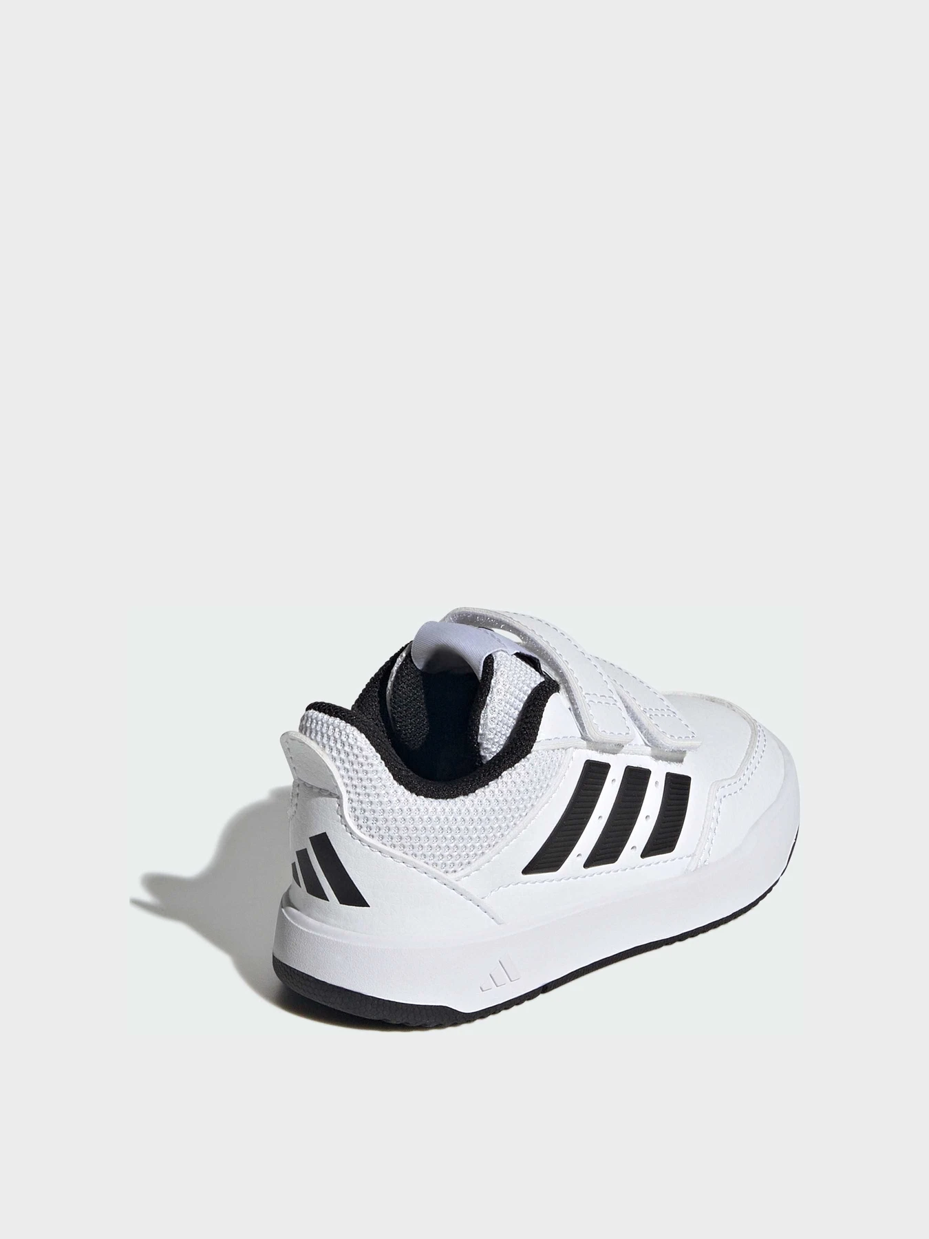 Кросівки Adidas модель JQ1852 Кросівки Adidas модель JQ1852 Фото