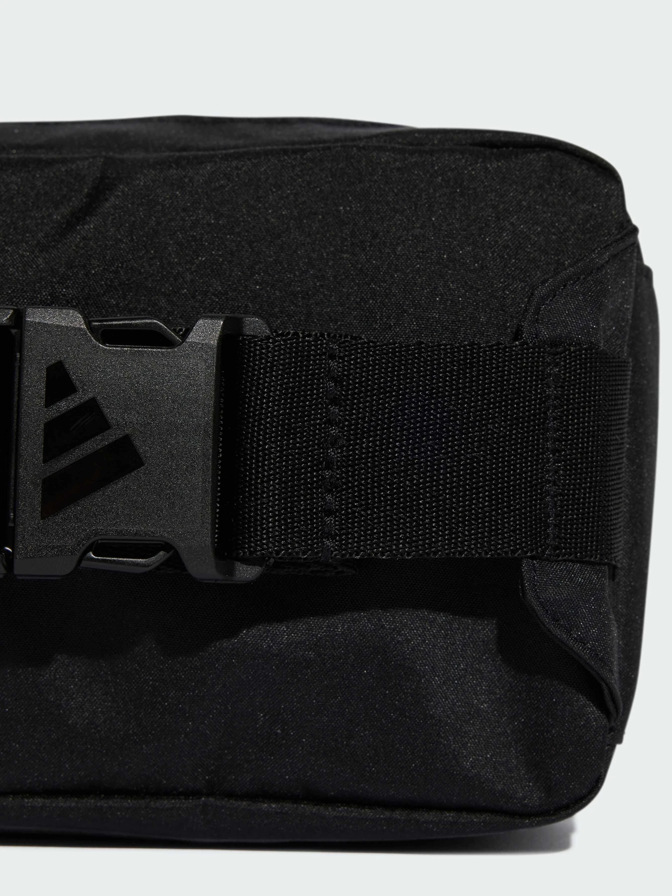 Сумки Adidas модель JE8345 Сумки Adidas модель JE8345 Фото