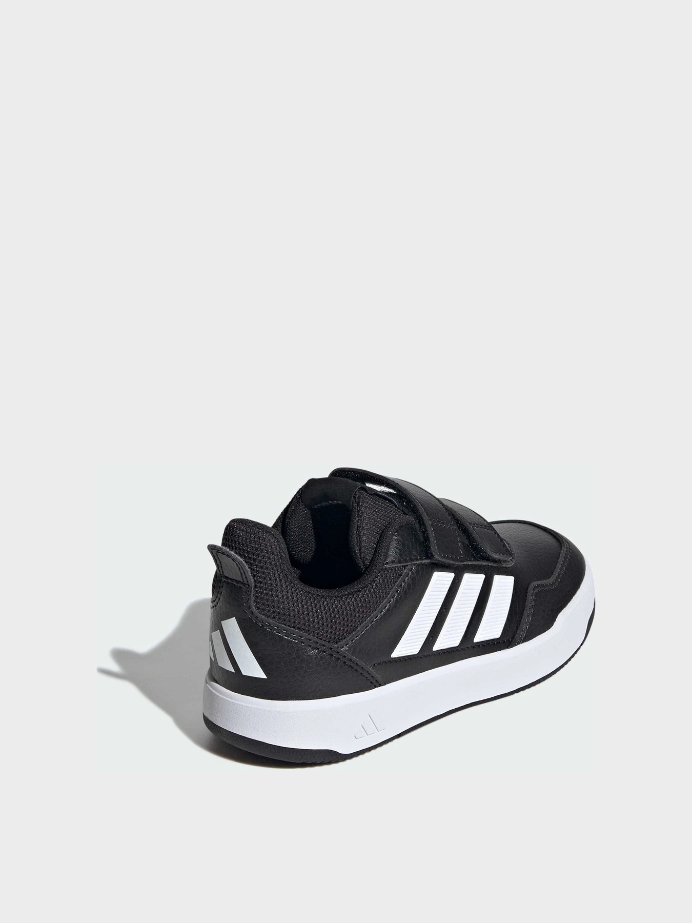 Кроссовки Adidas модель JQ1842 Кроссовки Adidas модель JQ1842 Фото
