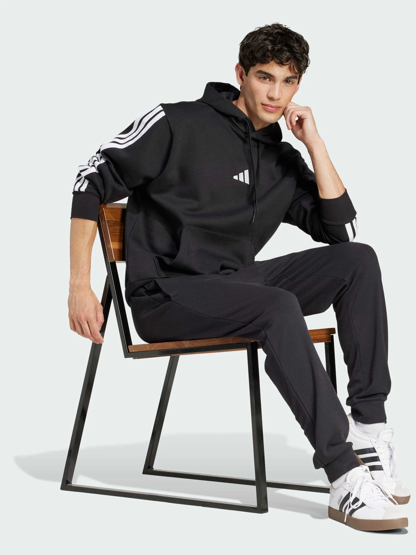 Брюки Adidas модель JE3854 Брюки Adidas модель JE3854 Фото