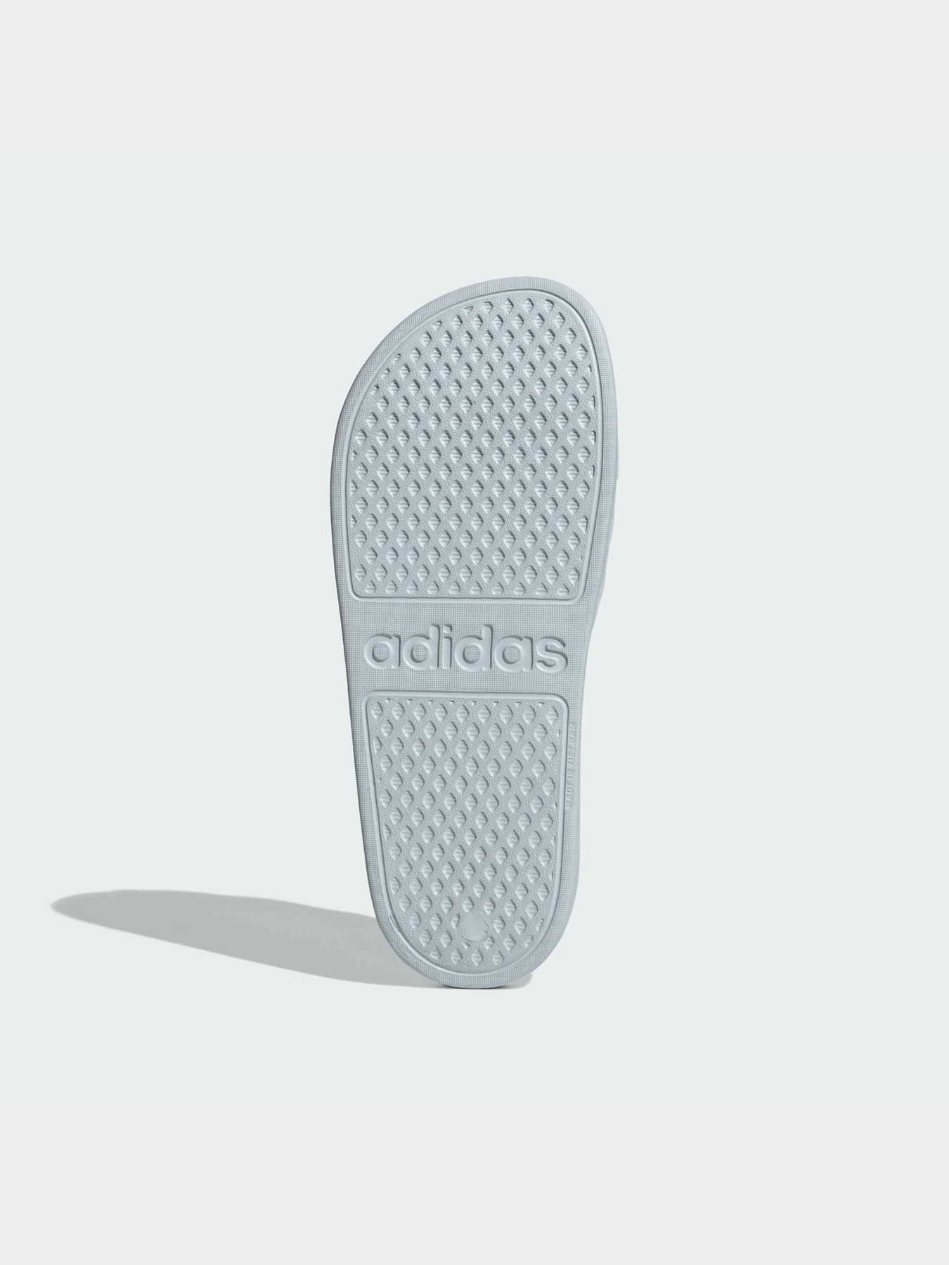 Шлёпанцы Adidas Adilette модель IF0894 Шлёпанцы Adidas Adilette модель IF0894 Фото