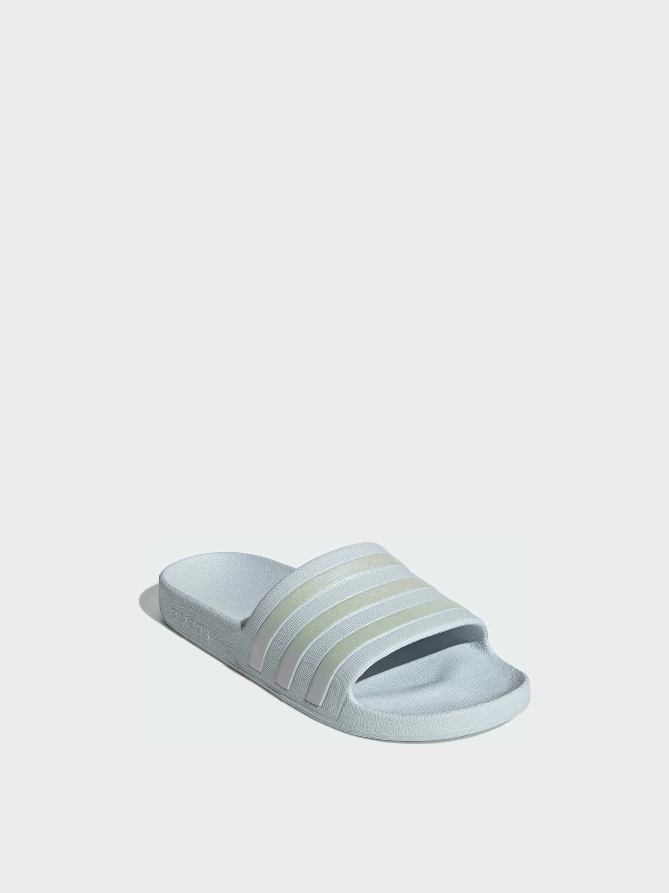 Шлёпанцы Adidas Adilette модель IF0894 Шлёпанцы Adidas Adilette модель IF0894 Фото