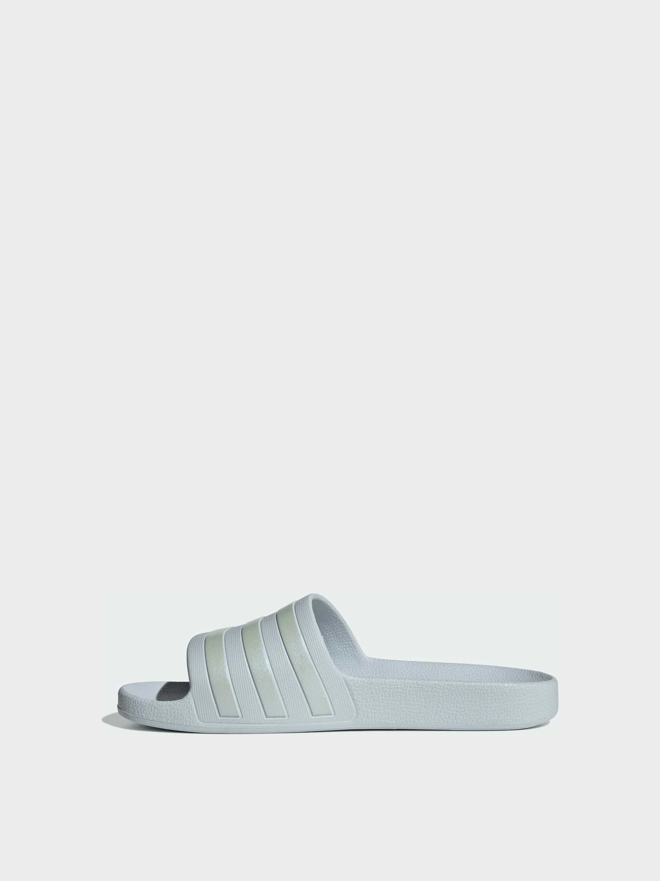 Шлёпанцы Adidas Adilette модель IF0894 Шлёпанцы Adidas Adilette модель IF0894 Фото