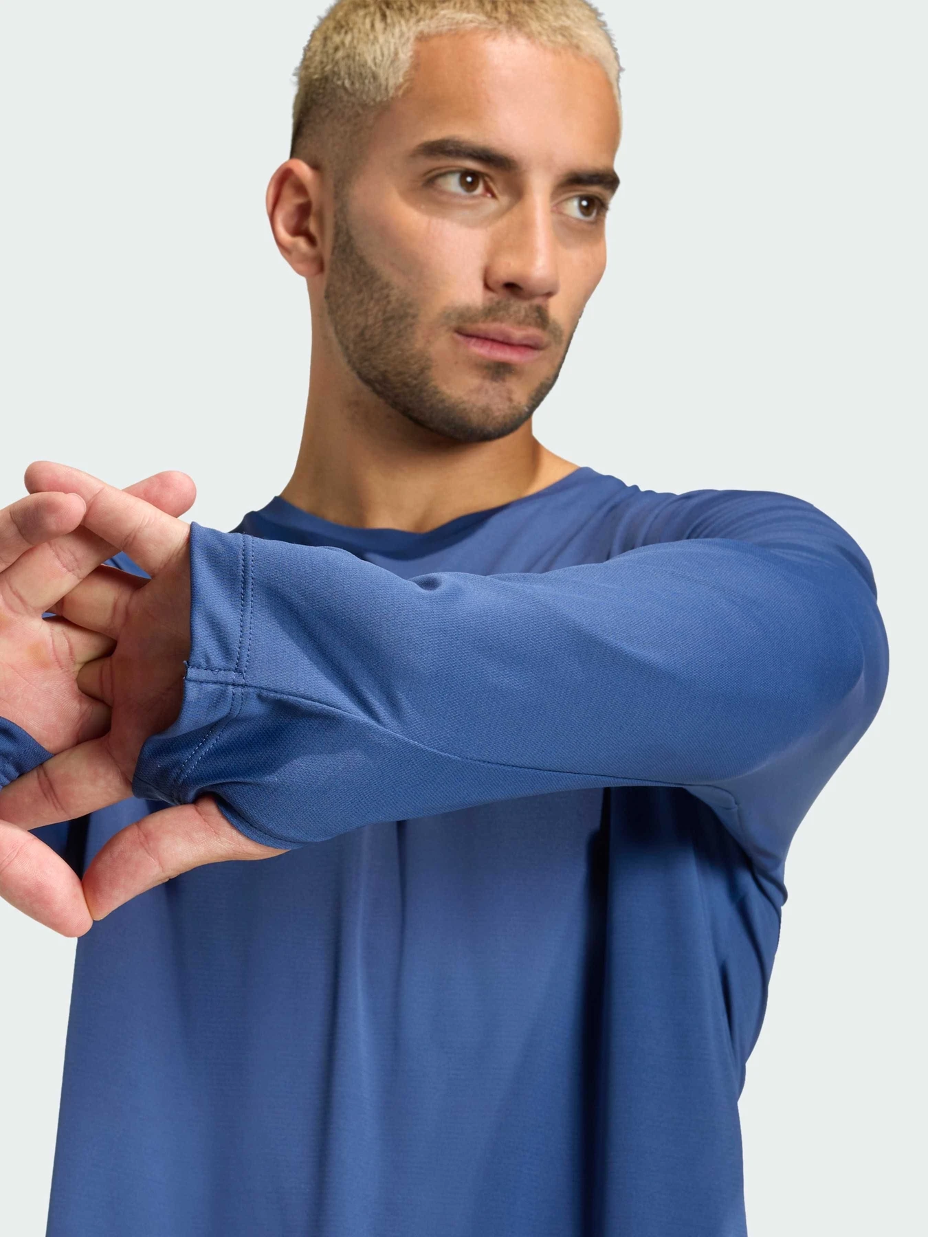 Худи и свитшоты Adidas модель KE8421 Худи и свитшоты Adidas модель KE8421 Фото